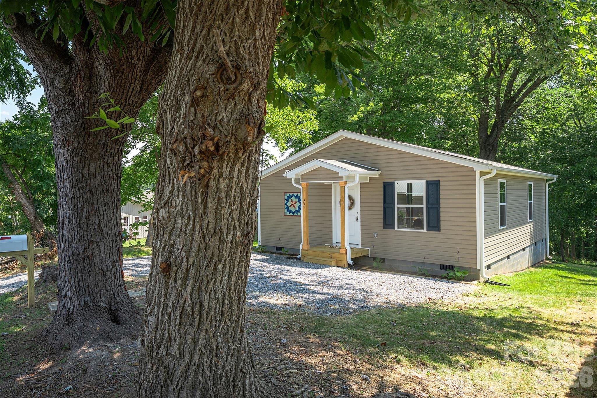 27 Forest Park Road — Marion