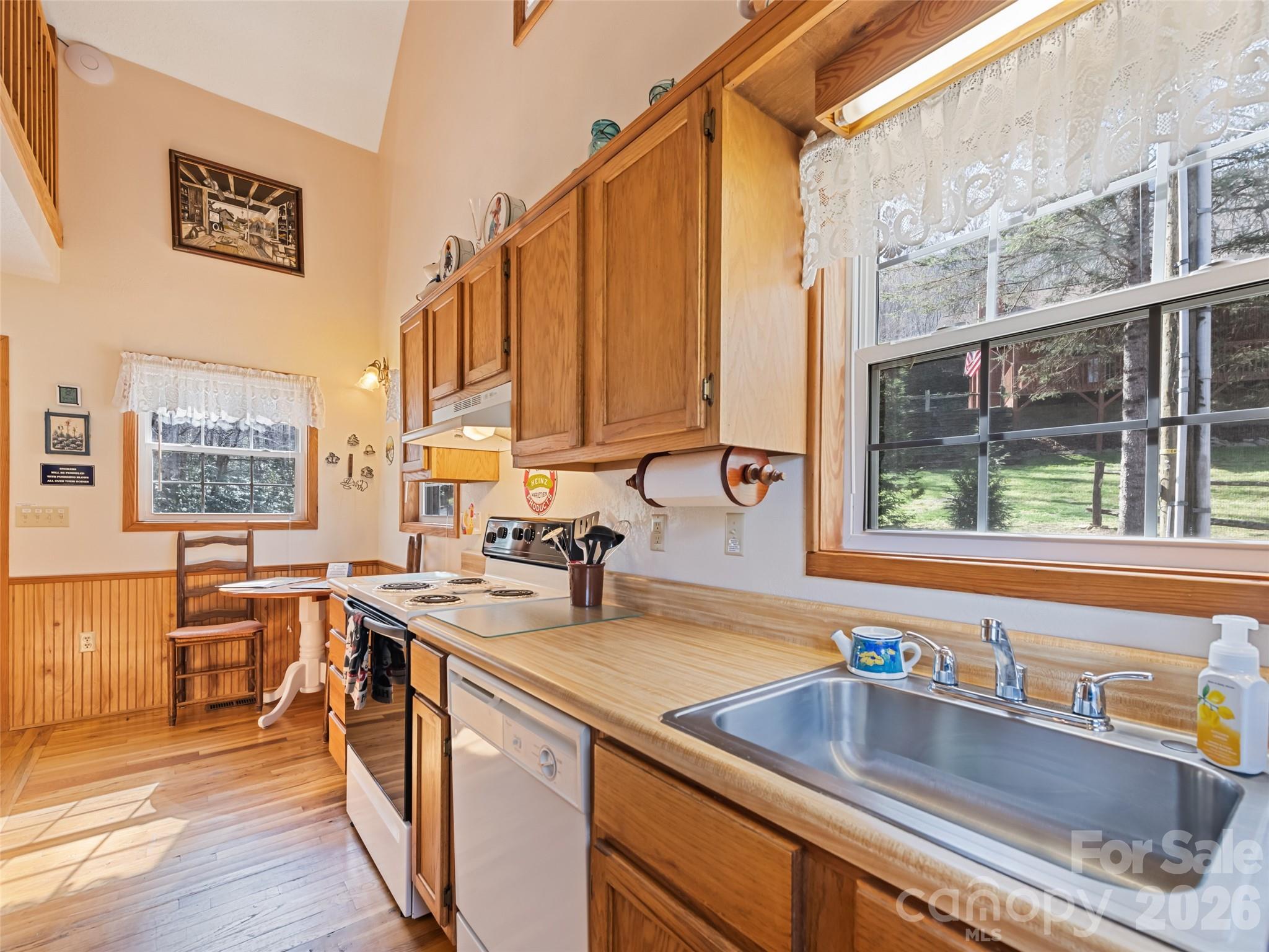 26 Stump Lane — Maggie Valley