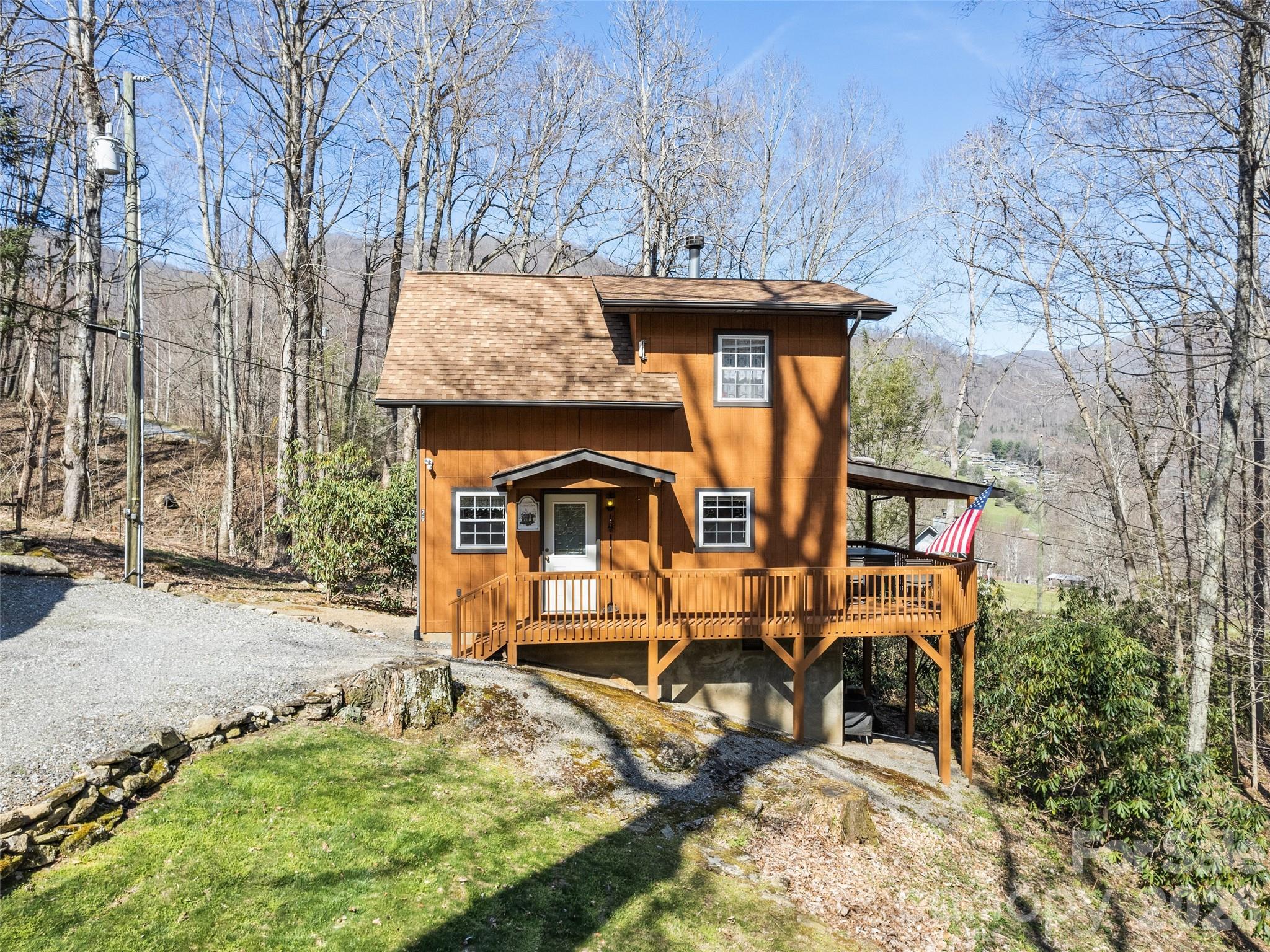26 Stump Lane — Maggie Valley