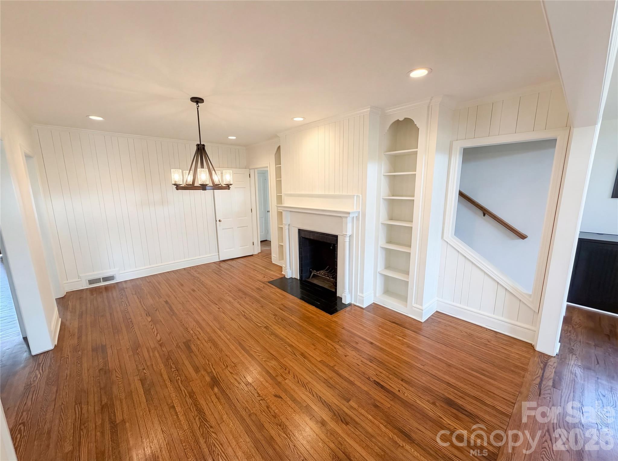 4467 Woodlark Lane — Charlotte
