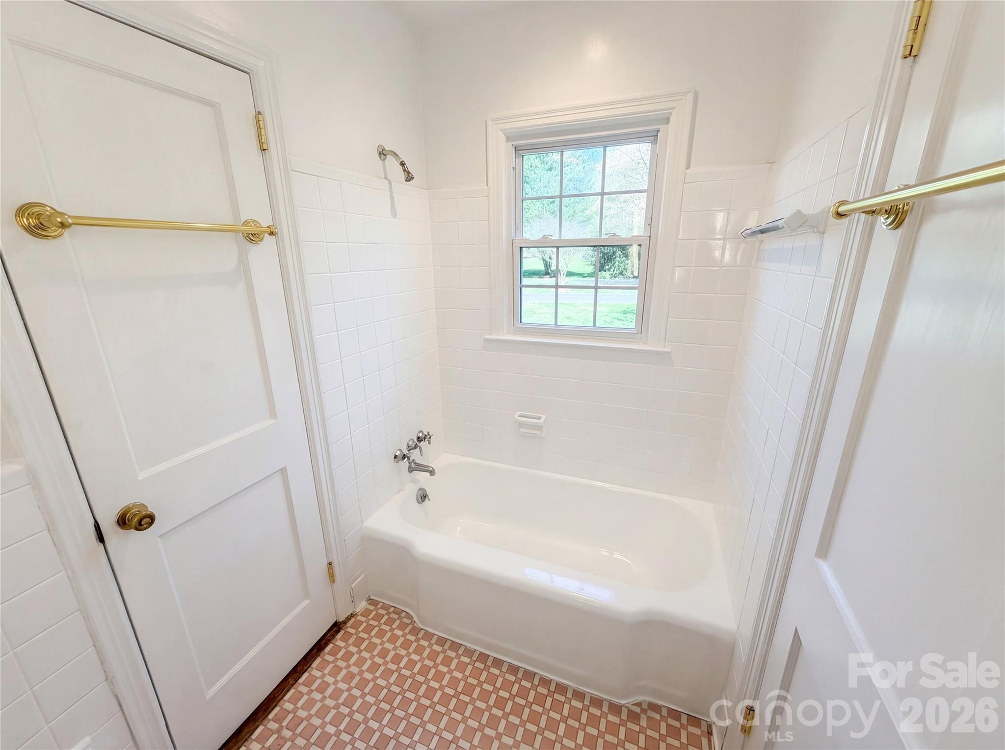 4467 Woodlark Lane — Charlotte