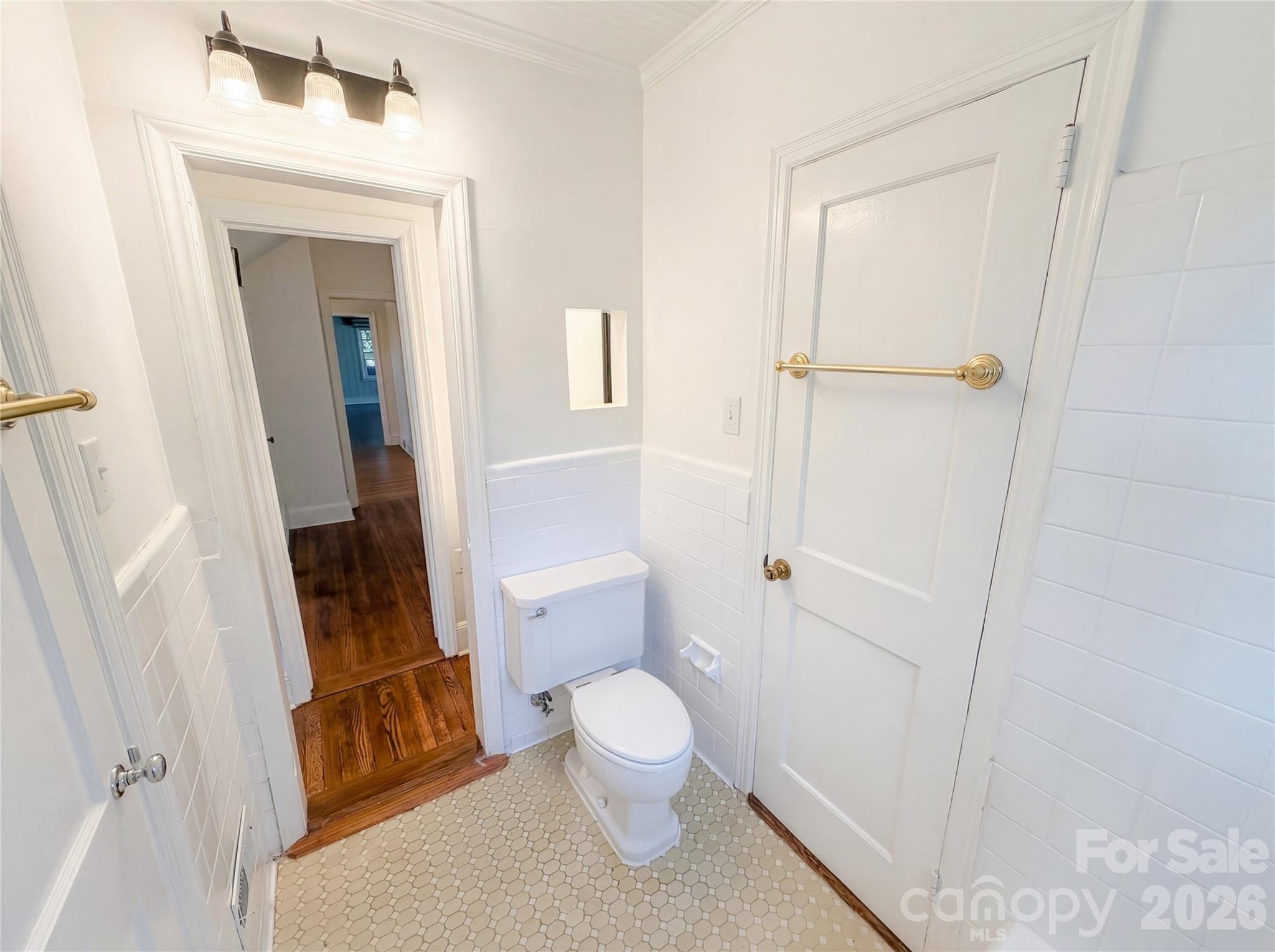 4467 Woodlark Lane — Charlotte