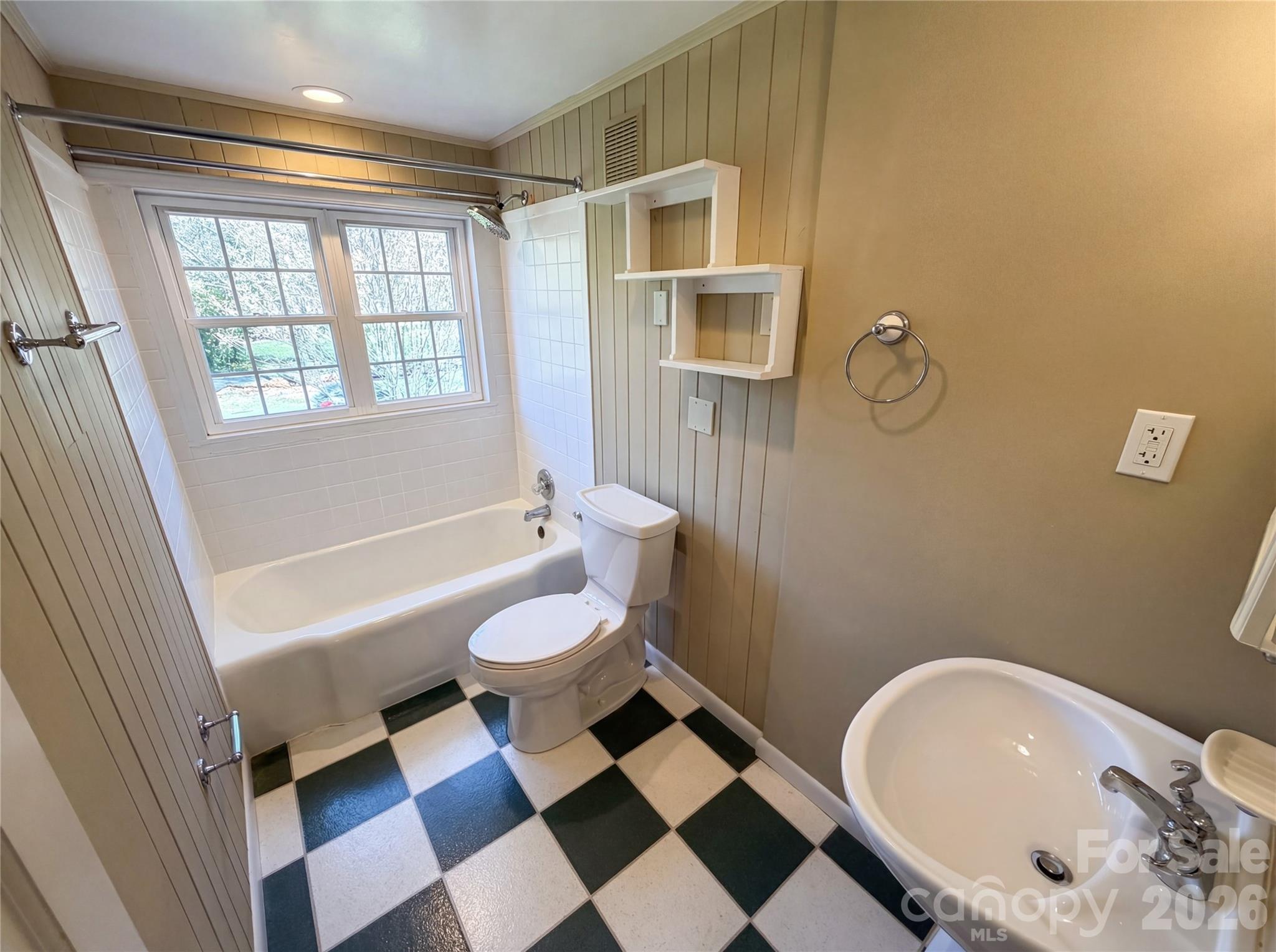 4467 Woodlark Lane — Charlotte