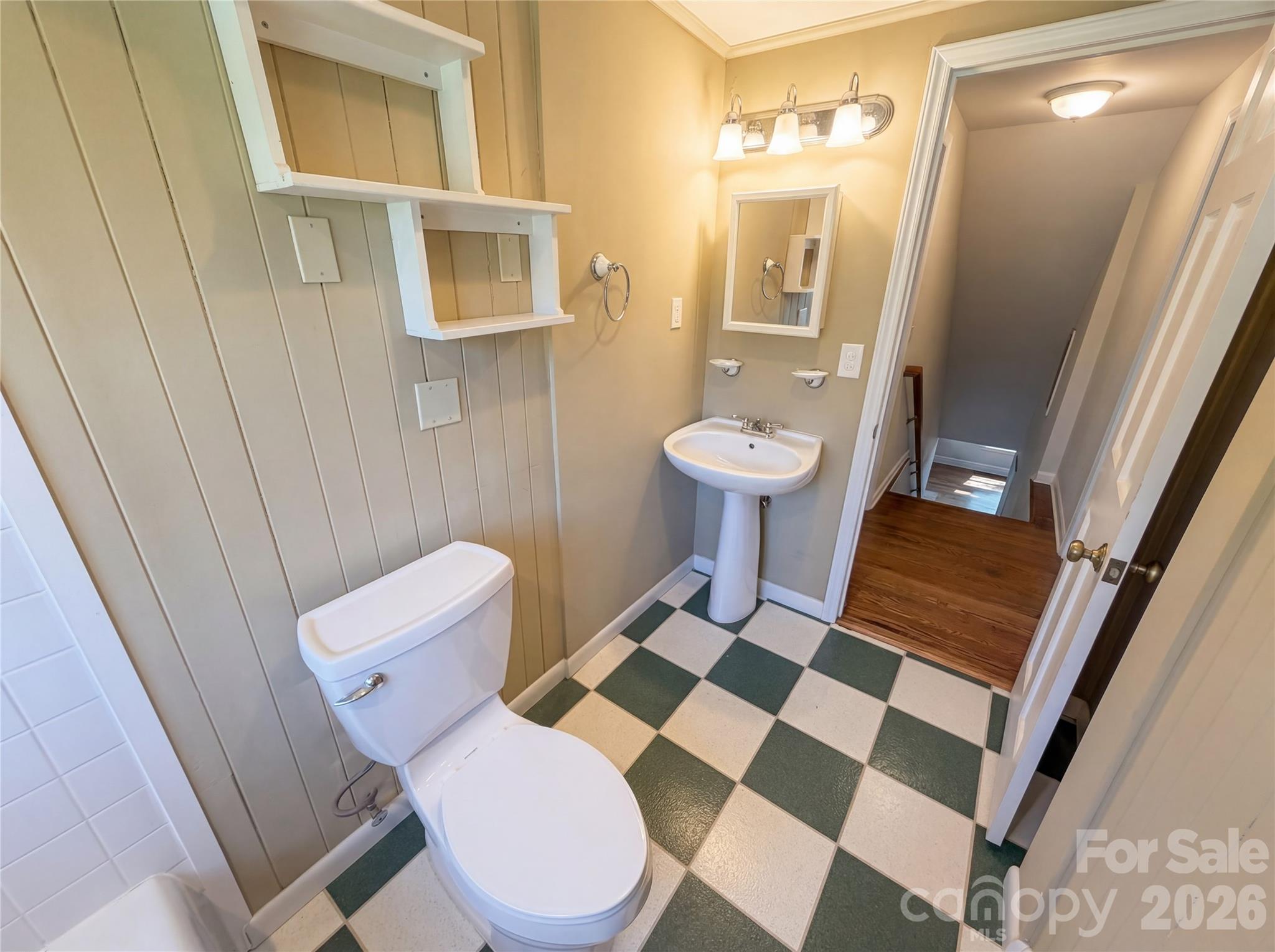 4467 Woodlark Lane — Charlotte