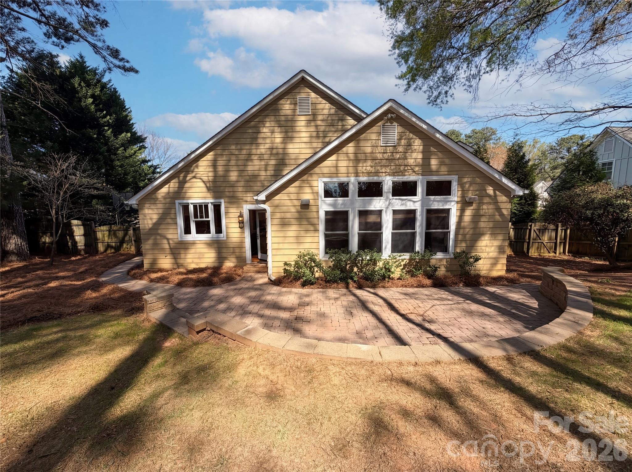 4467 Woodlark Lane — Charlotte