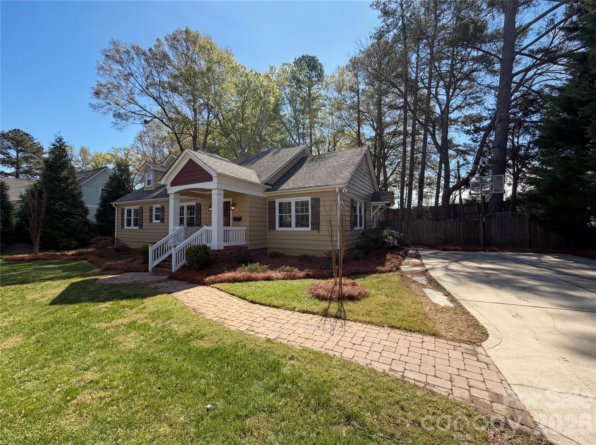 4467 Woodlark Lane — Charlotte