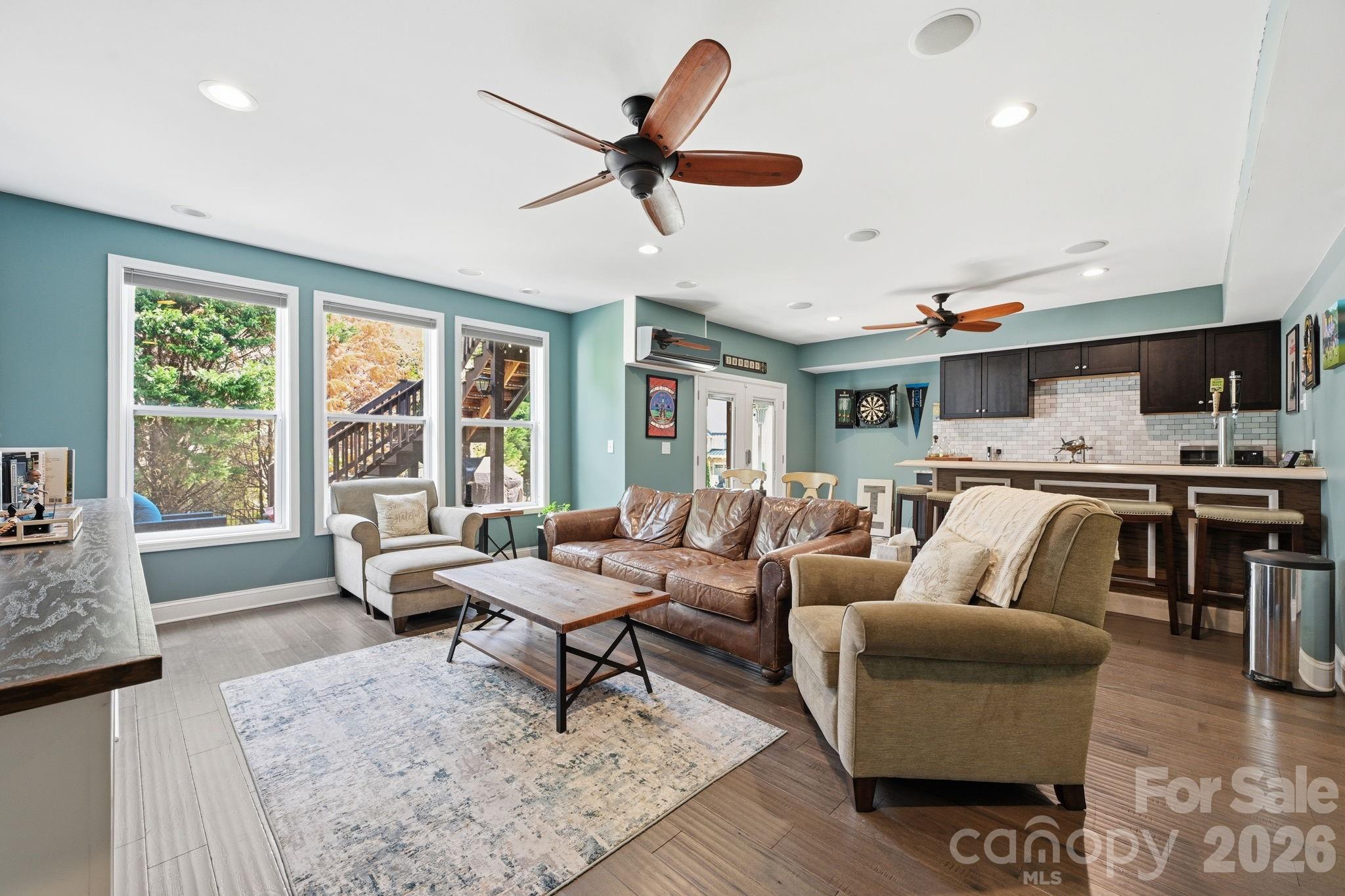 5041 El Molino Drive — Charlotte