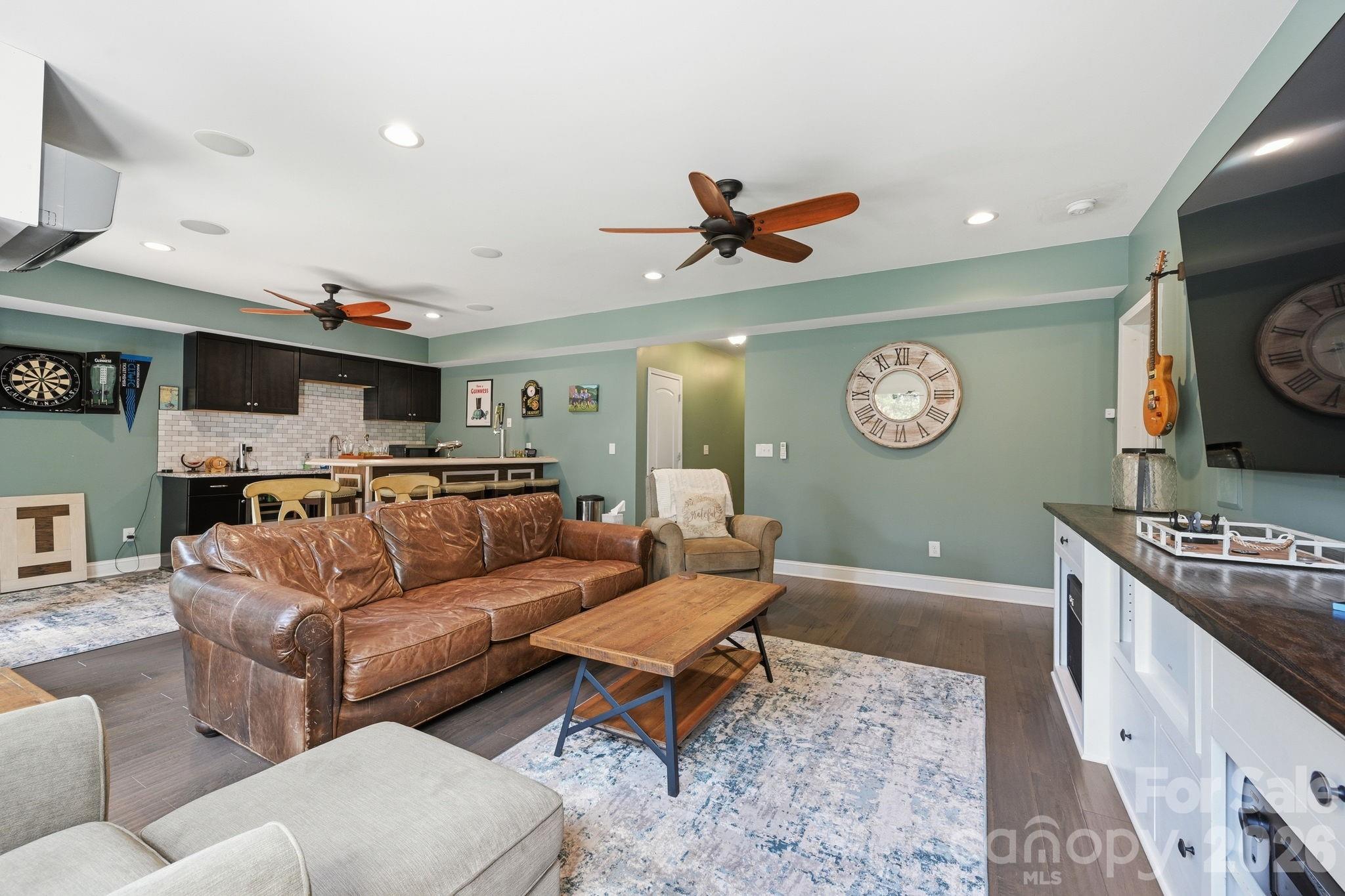 5041 El Molino Drive — Charlotte