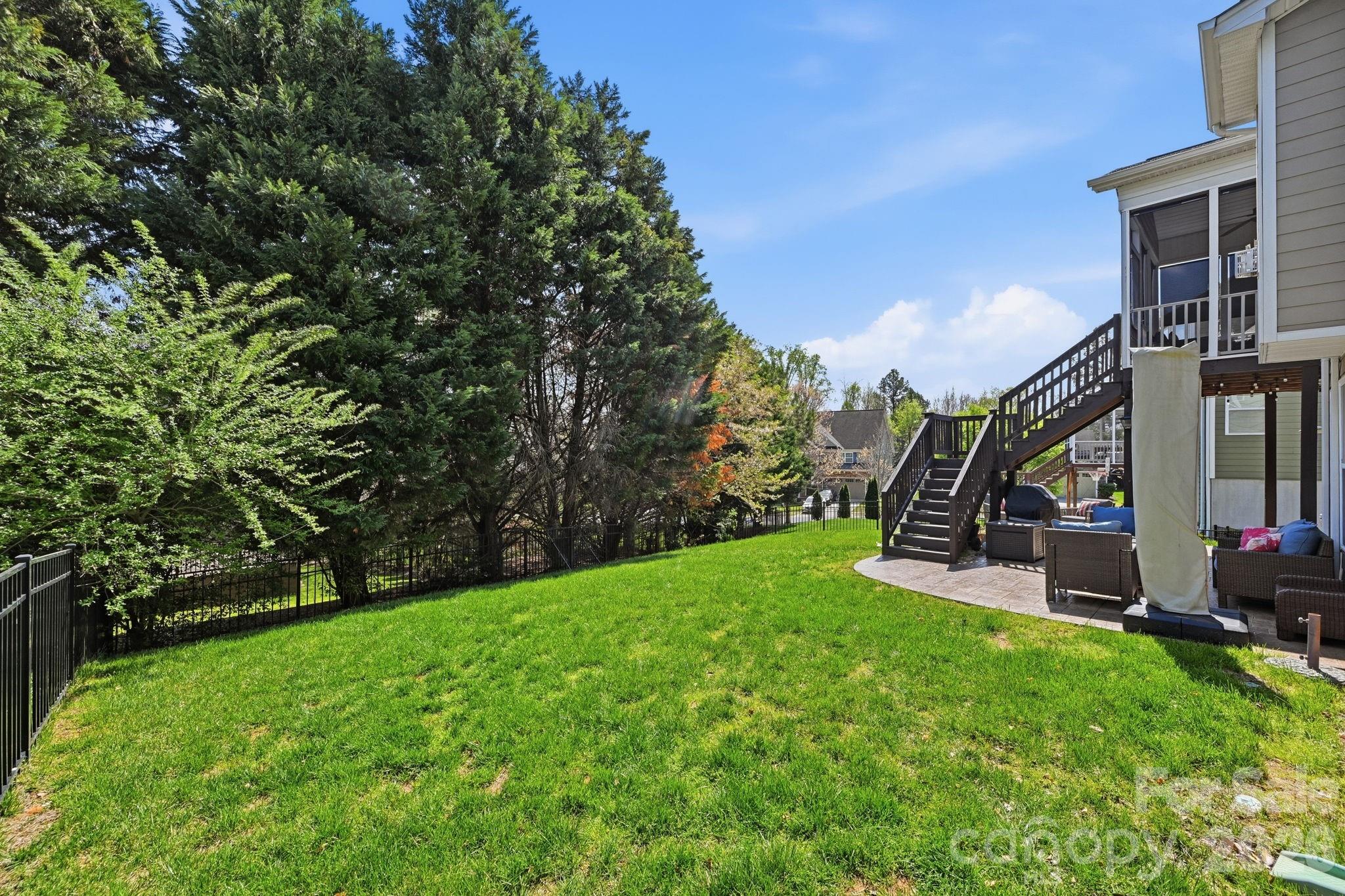 5041 El Molino Drive — Charlotte
