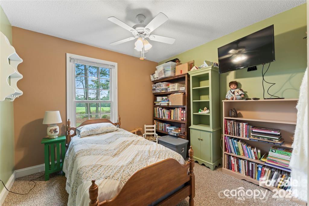 10560 Lake Royalle Road — Spring Hope