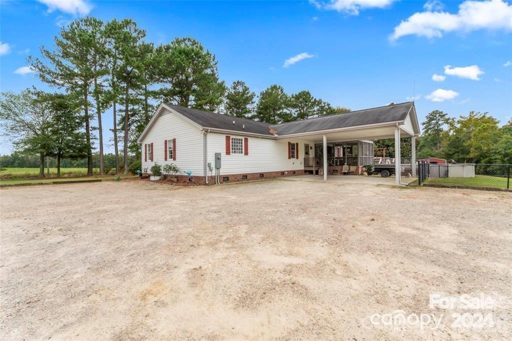 10560 Lake Royalle Road — Spring Hope
