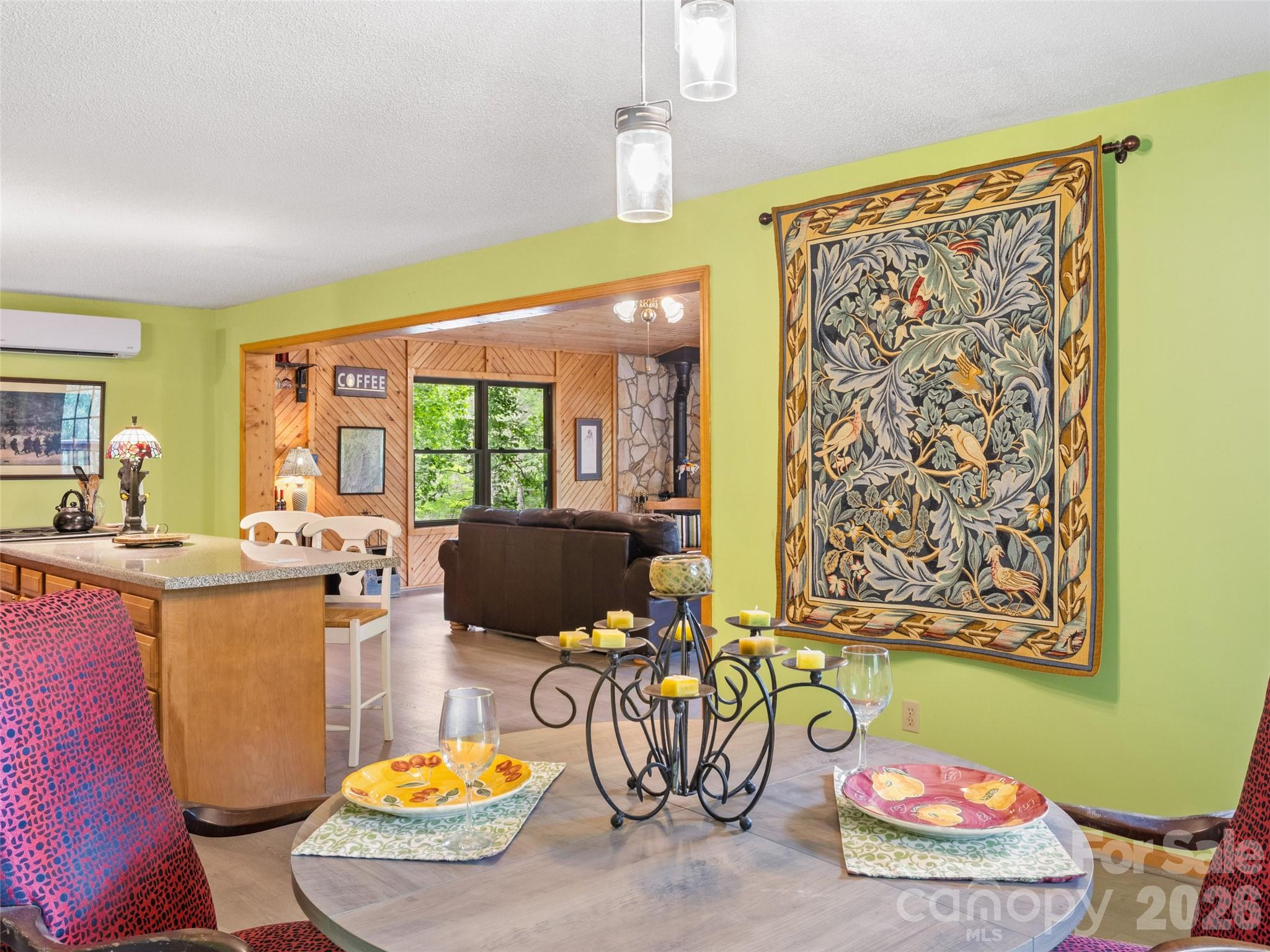 170 Mountain Farm Road — Burnsville