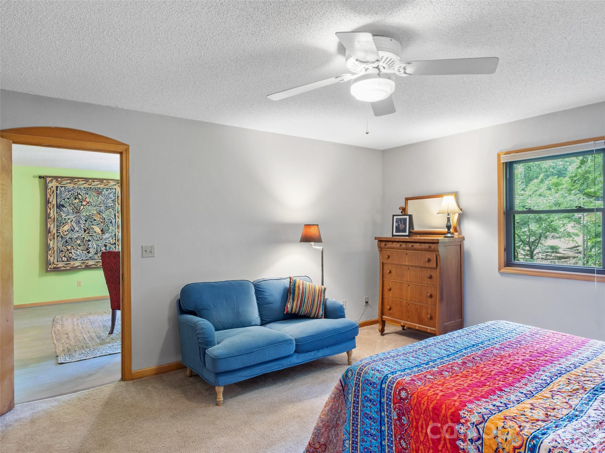 170 Mountain Farm Road — Burnsville