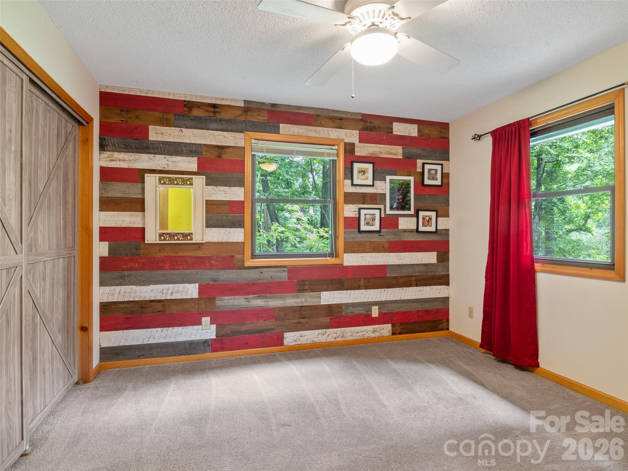 170 Mountain Farm Road — Burnsville