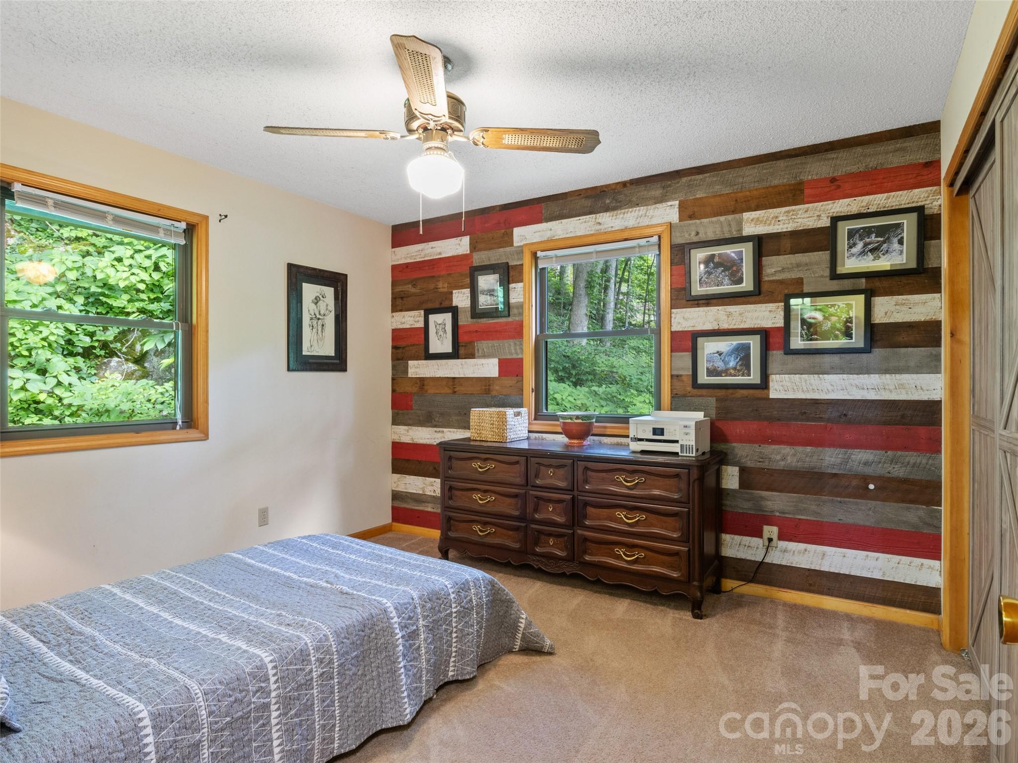 170 Mountain Farm Road — Burnsville