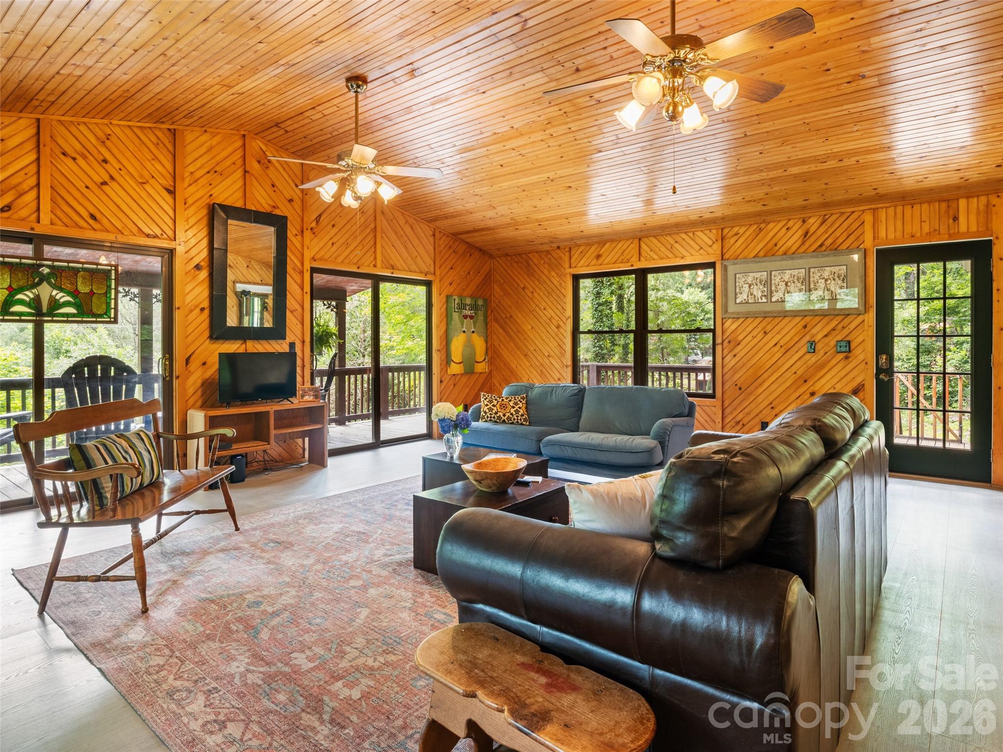 170 Mountain Farm Road — Burnsville
