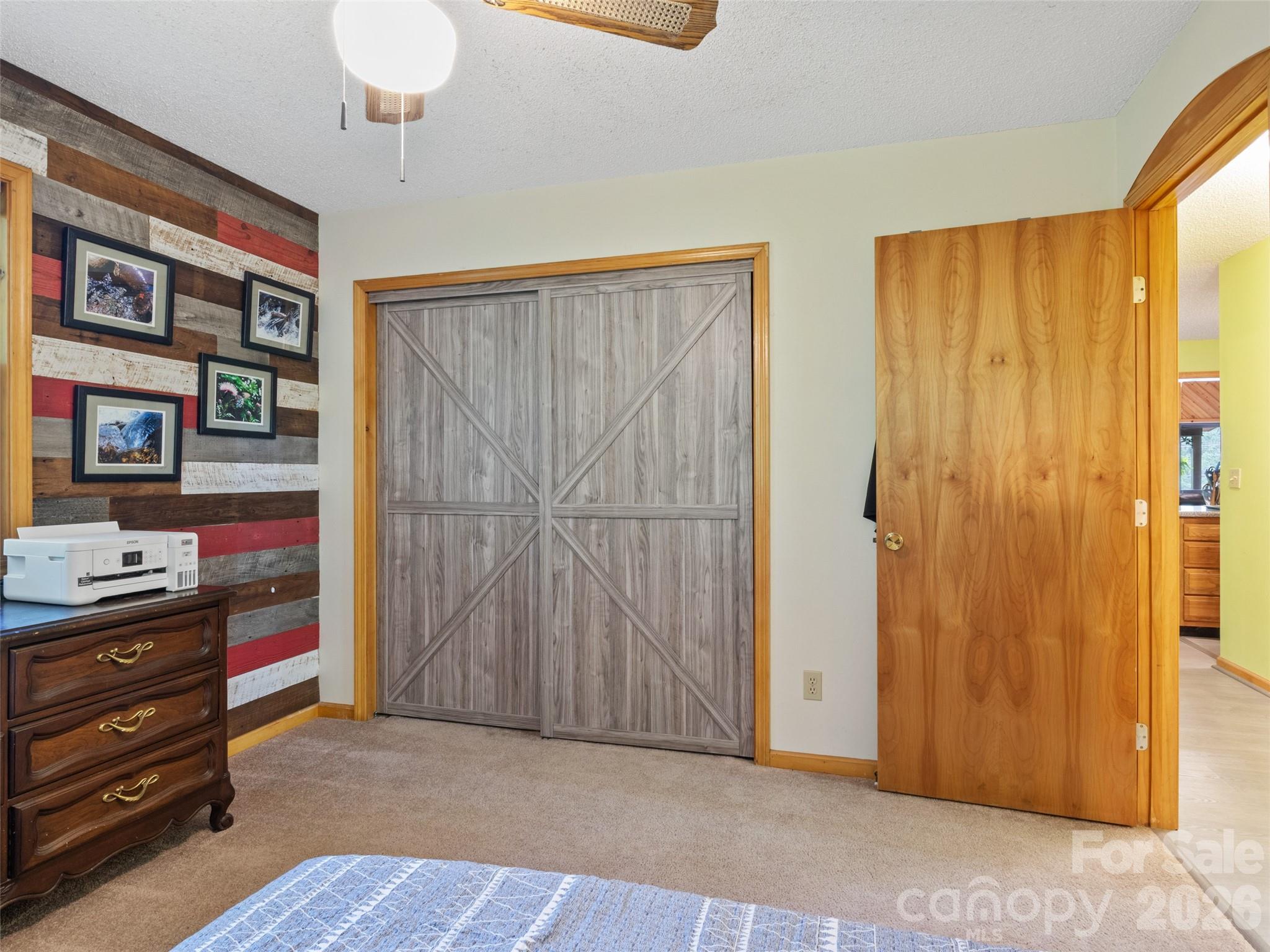 170 Mountain Farm Road — Burnsville