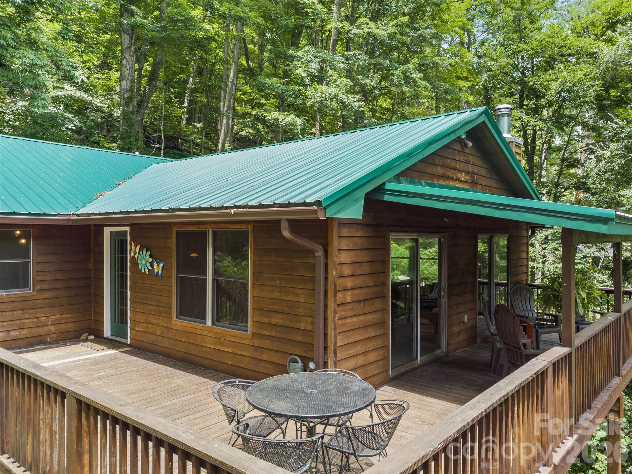 170 Mountain Farm Road — Burnsville