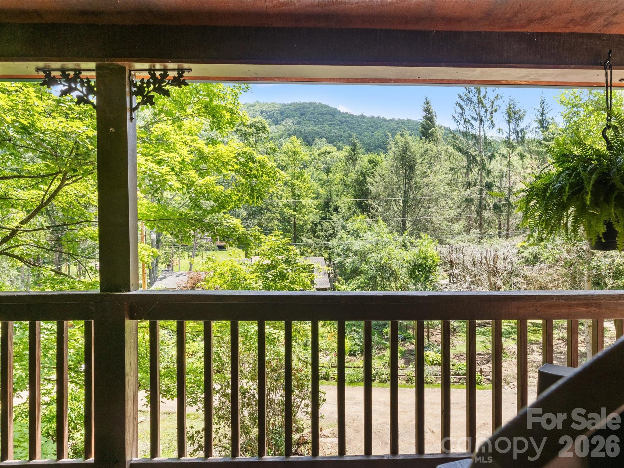 170 Mountain Farm Road — Burnsville