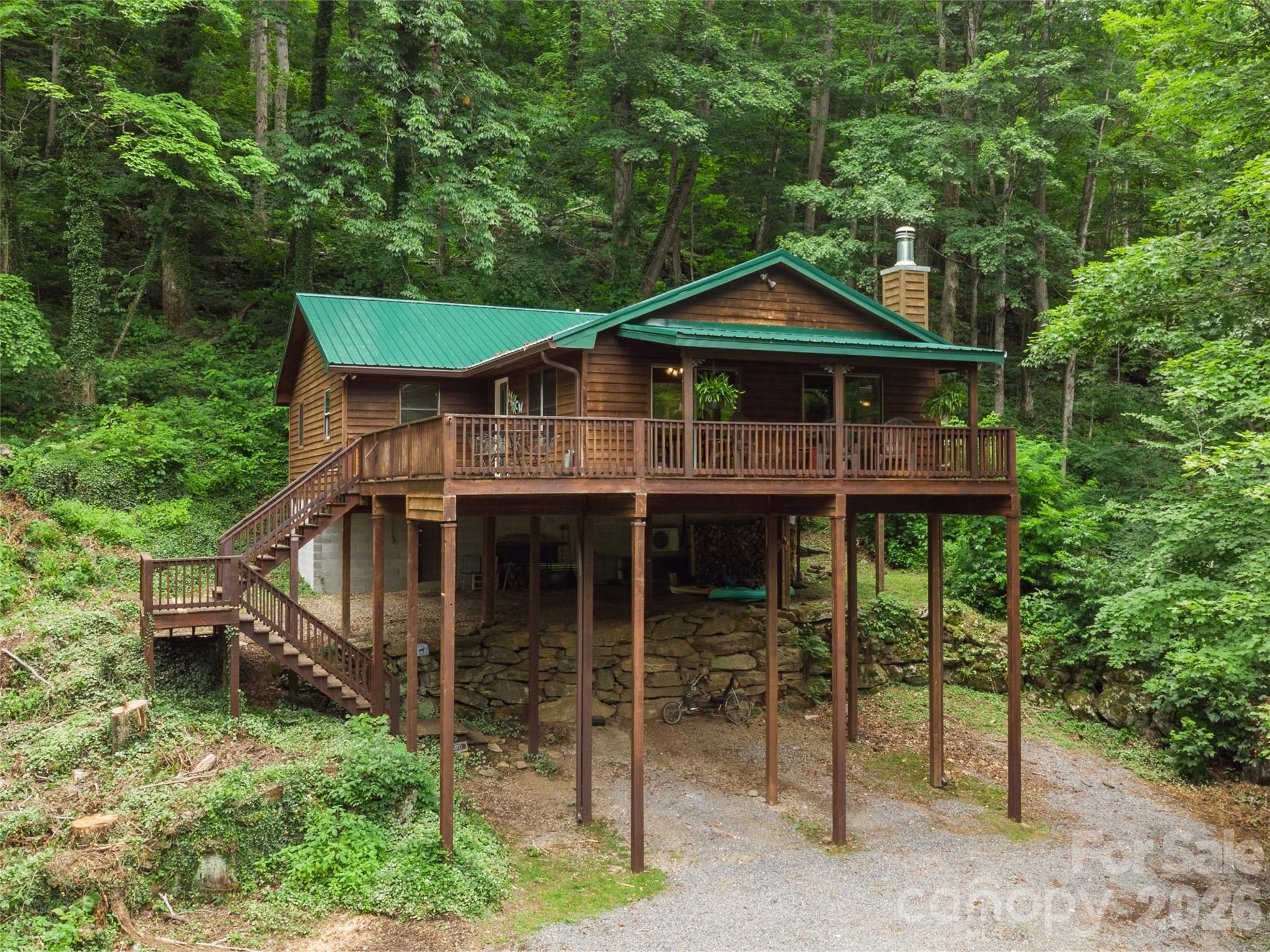 170 Mountain Farm Road — Burnsville