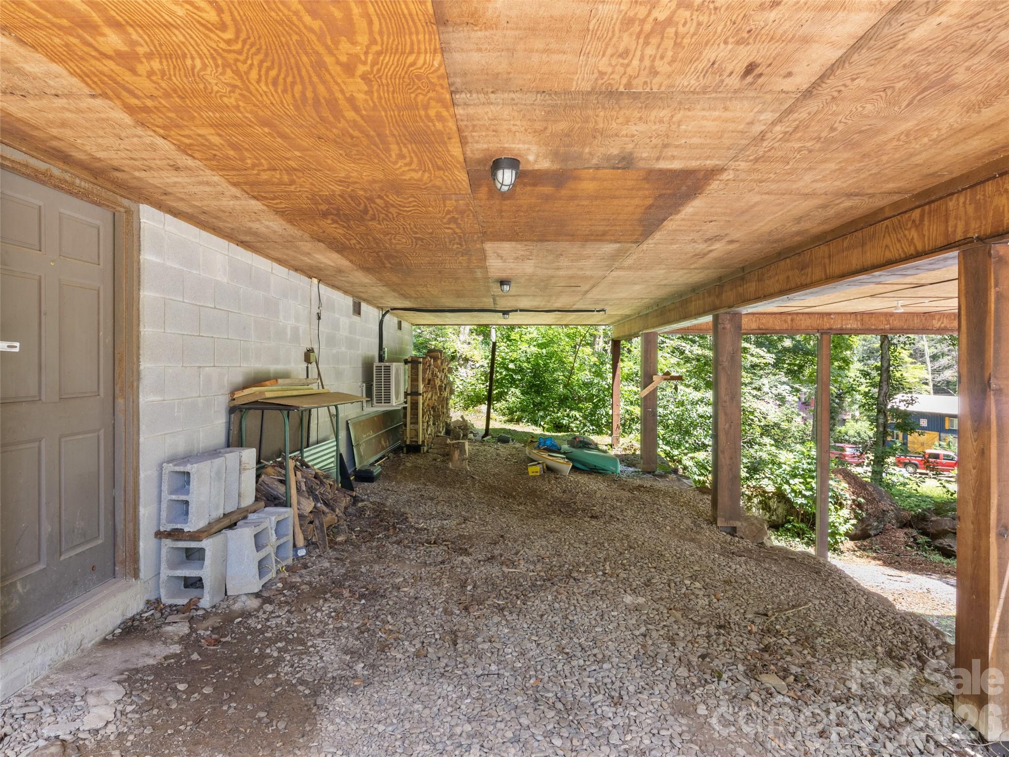 170 Mountain Farm Road — Burnsville