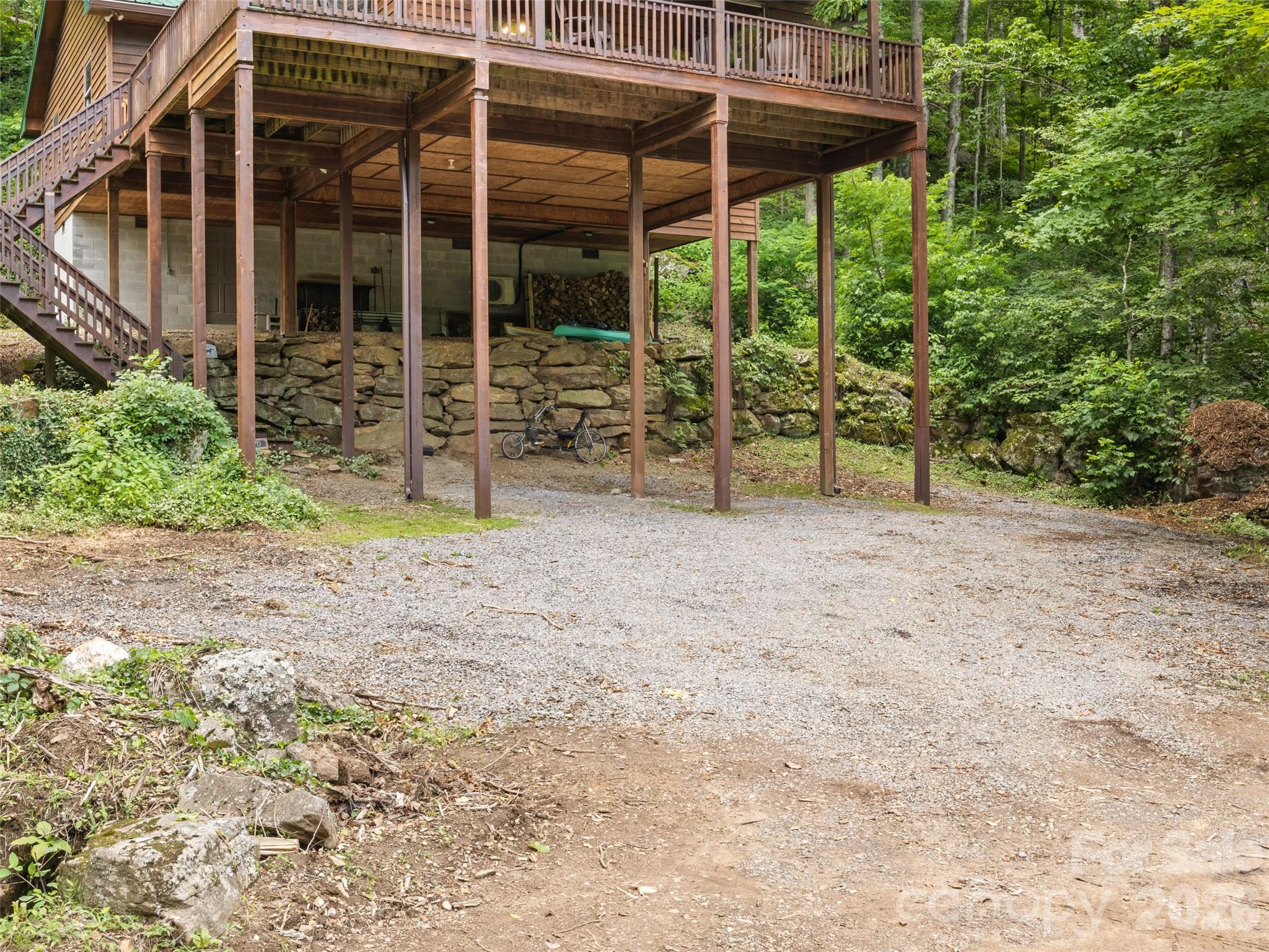 170 Mountain Farm Road — Burnsville