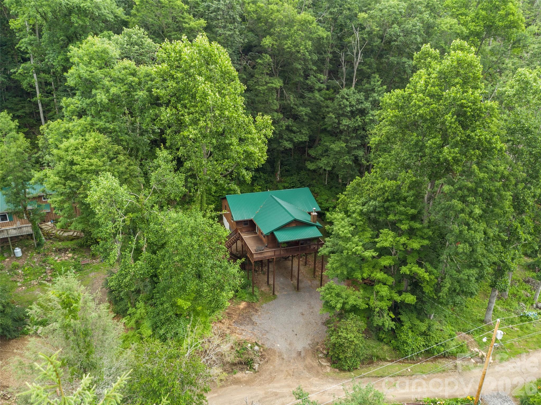 170 Mountain Farm Road — Burnsville