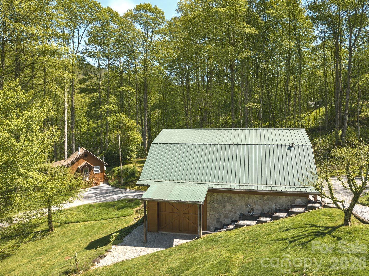 89 Stump Lane — Maggie Valley