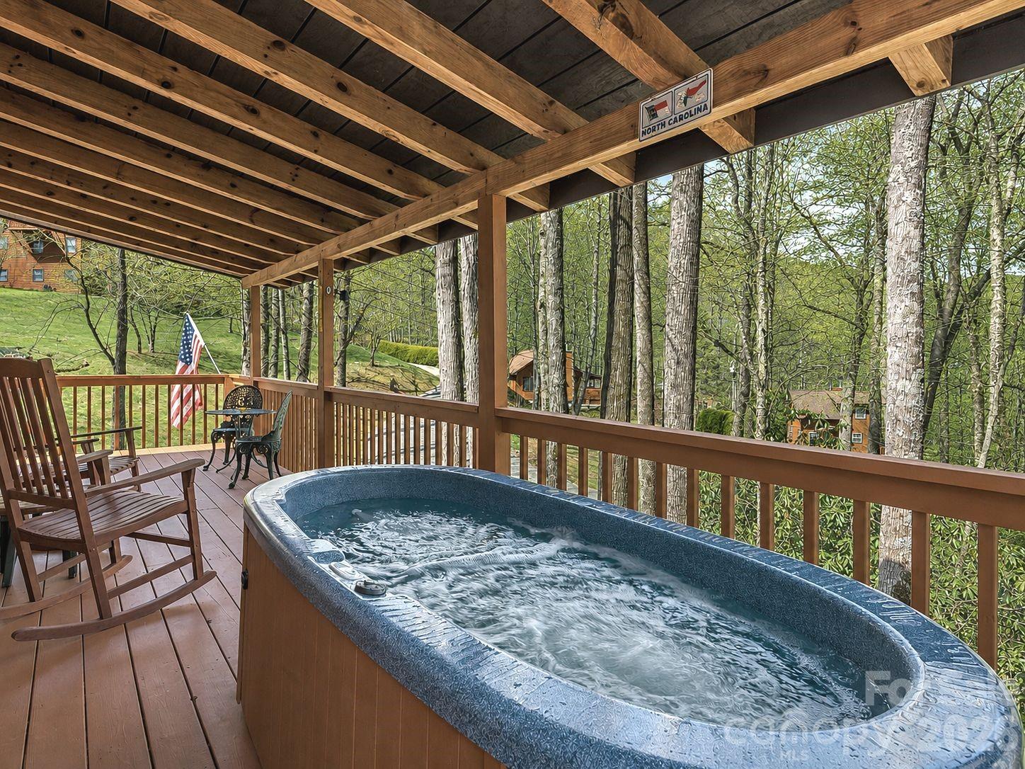 89 Stump Lane — Maggie Valley