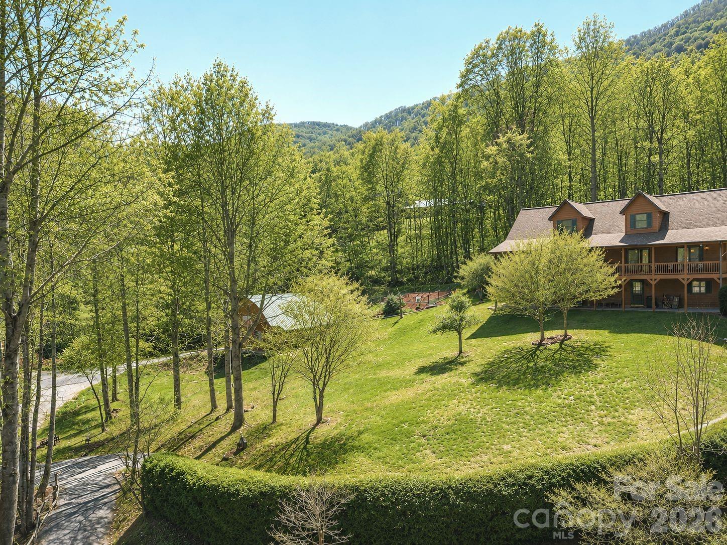 89 Stump Lane — Maggie Valley