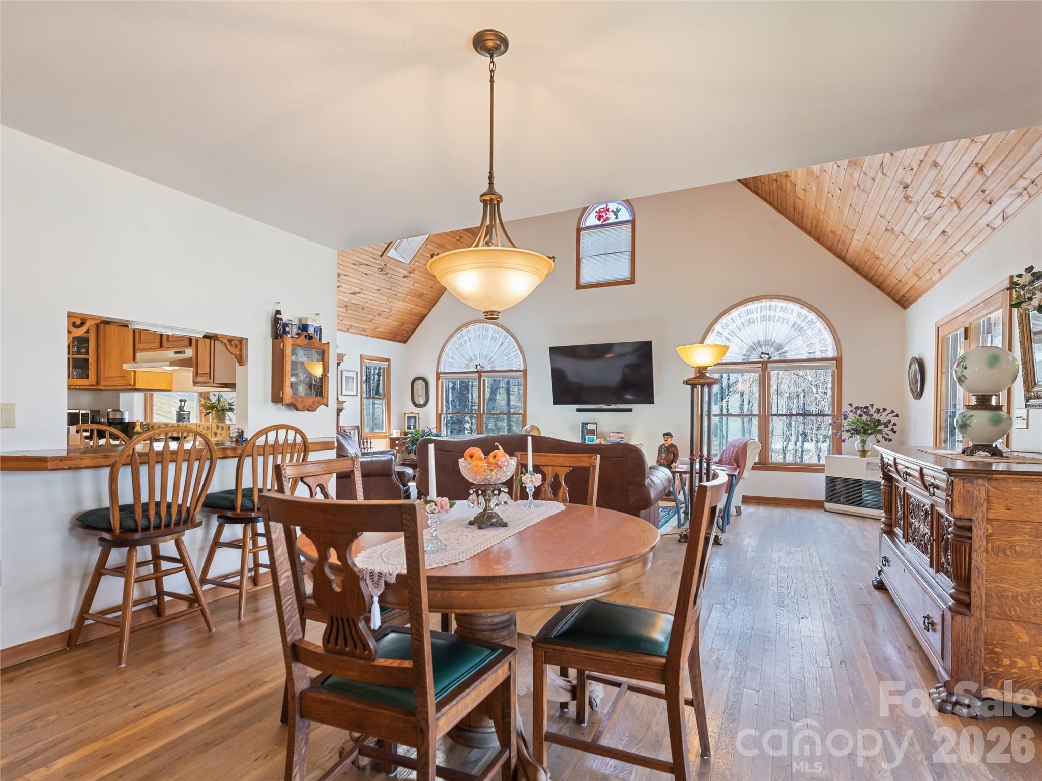 89 Stump Lane — Maggie Valley