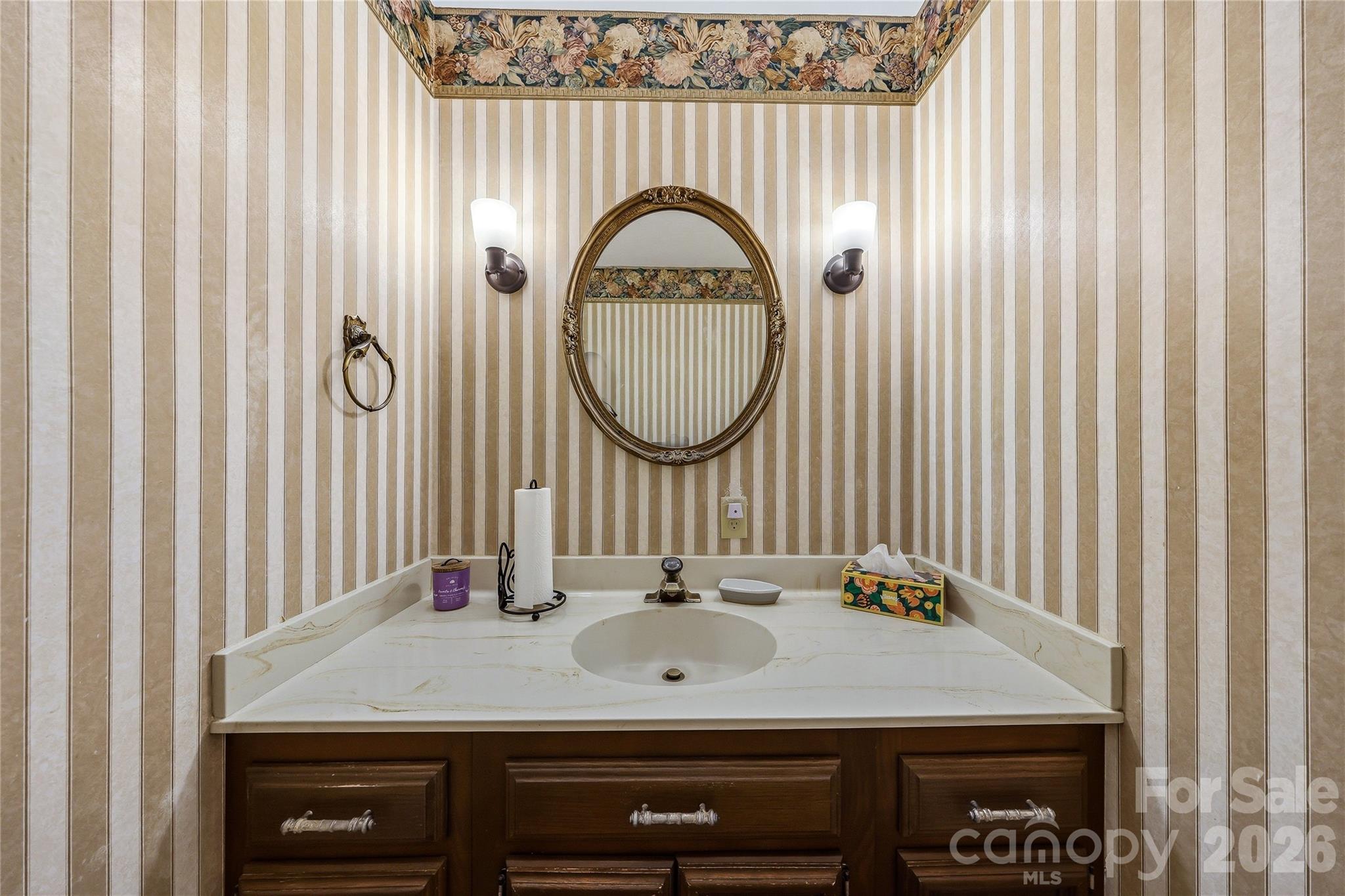 910 Rutledge Annex — Hendersonville