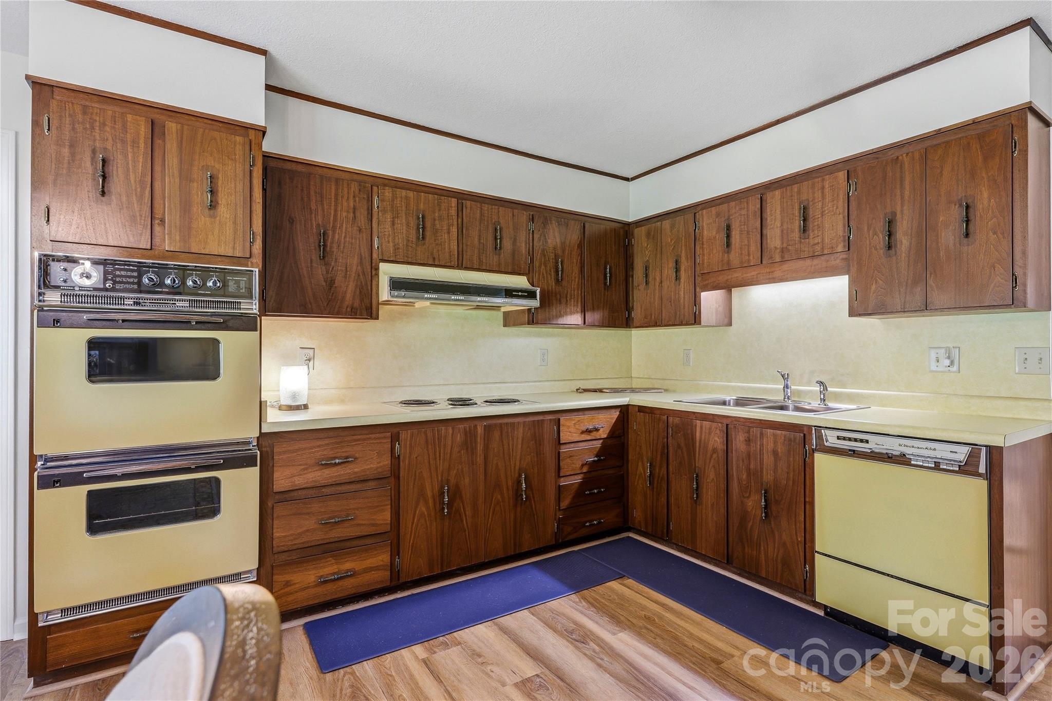 910 Rutledge Annex — Hendersonville