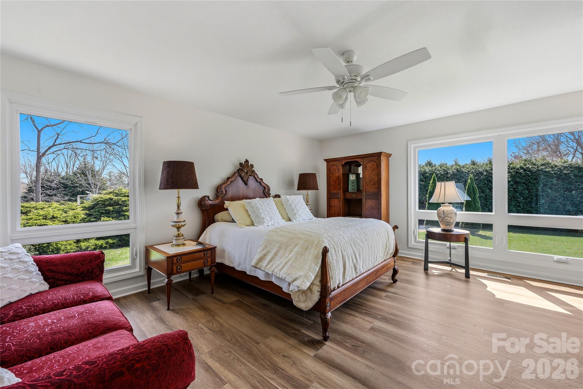 910 Rutledge Annex — Hendersonville