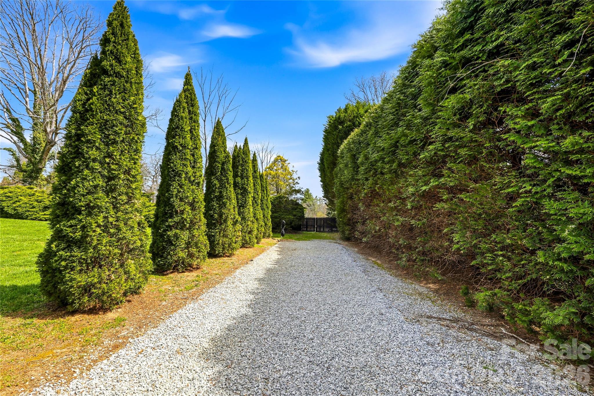 910 Rutledge Annex — Hendersonville