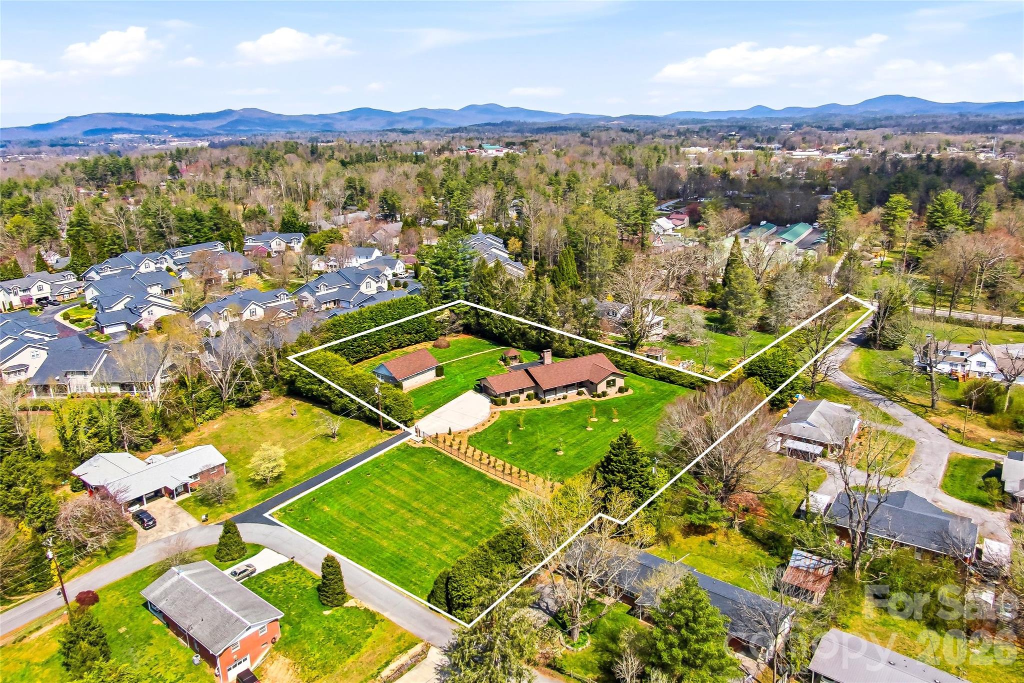 910 Rutledge Annex — Hendersonville
