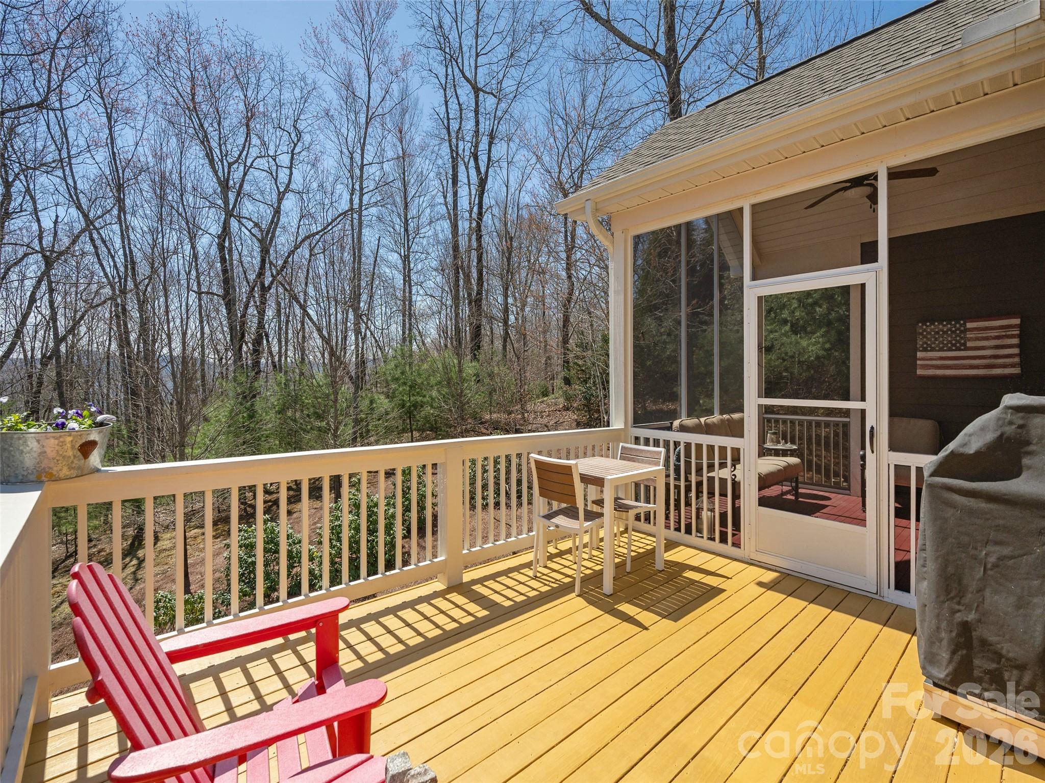 383 Monarch Road — Hendersonville