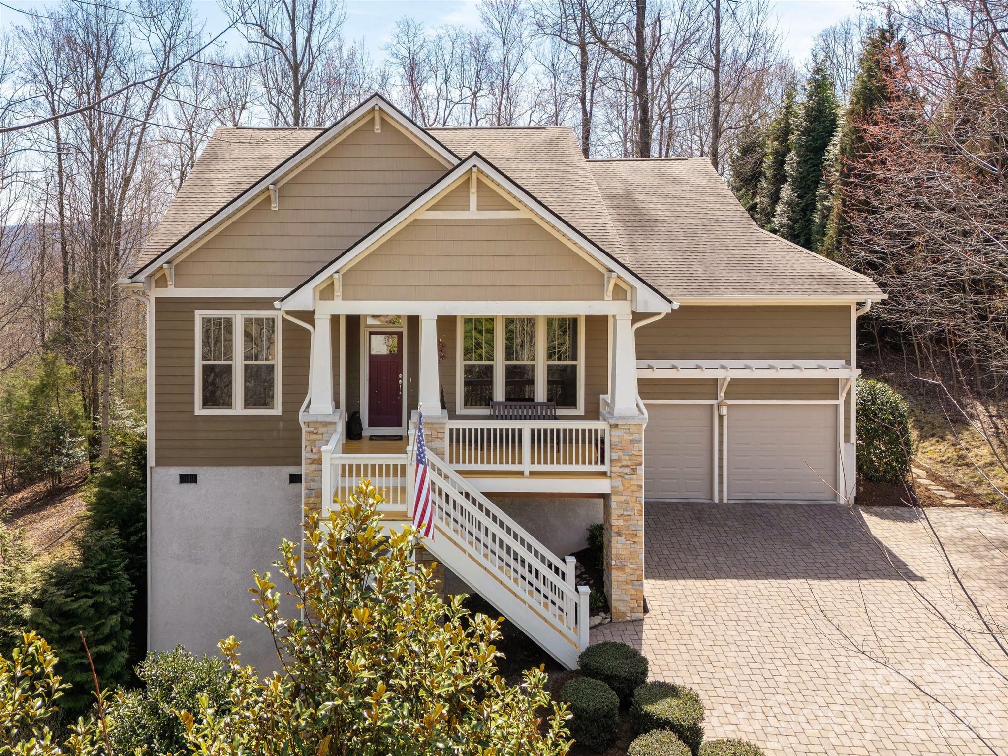383 Monarch Road — Hendersonville