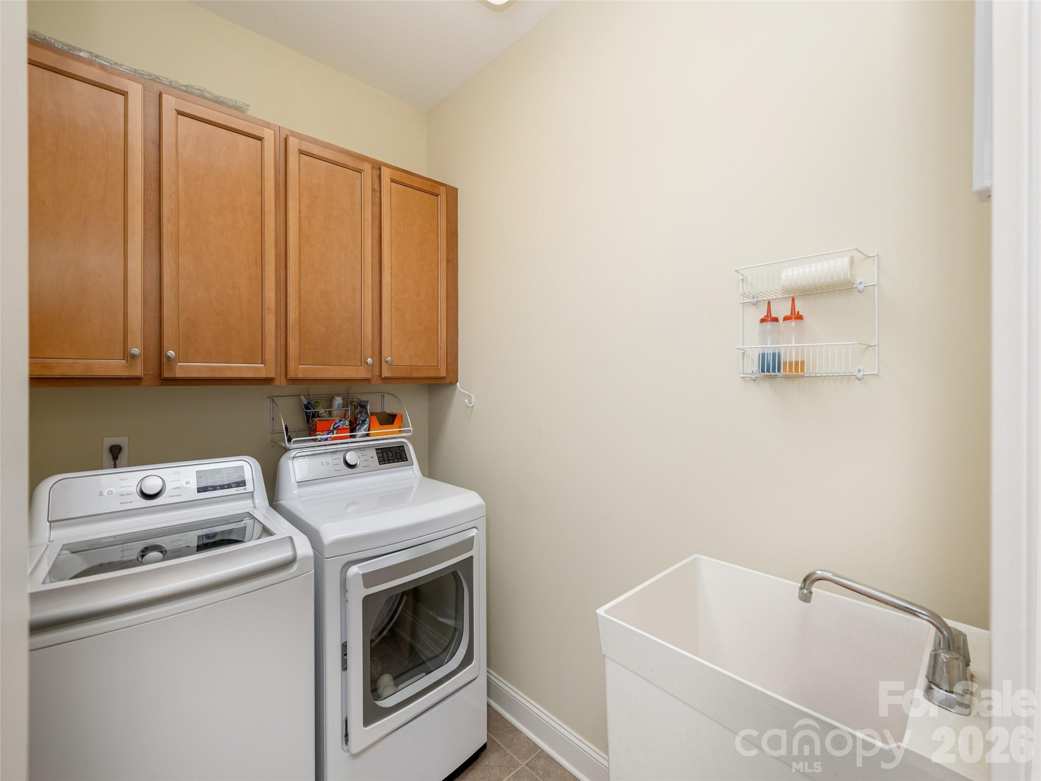 383 Monarch Road — Hendersonville