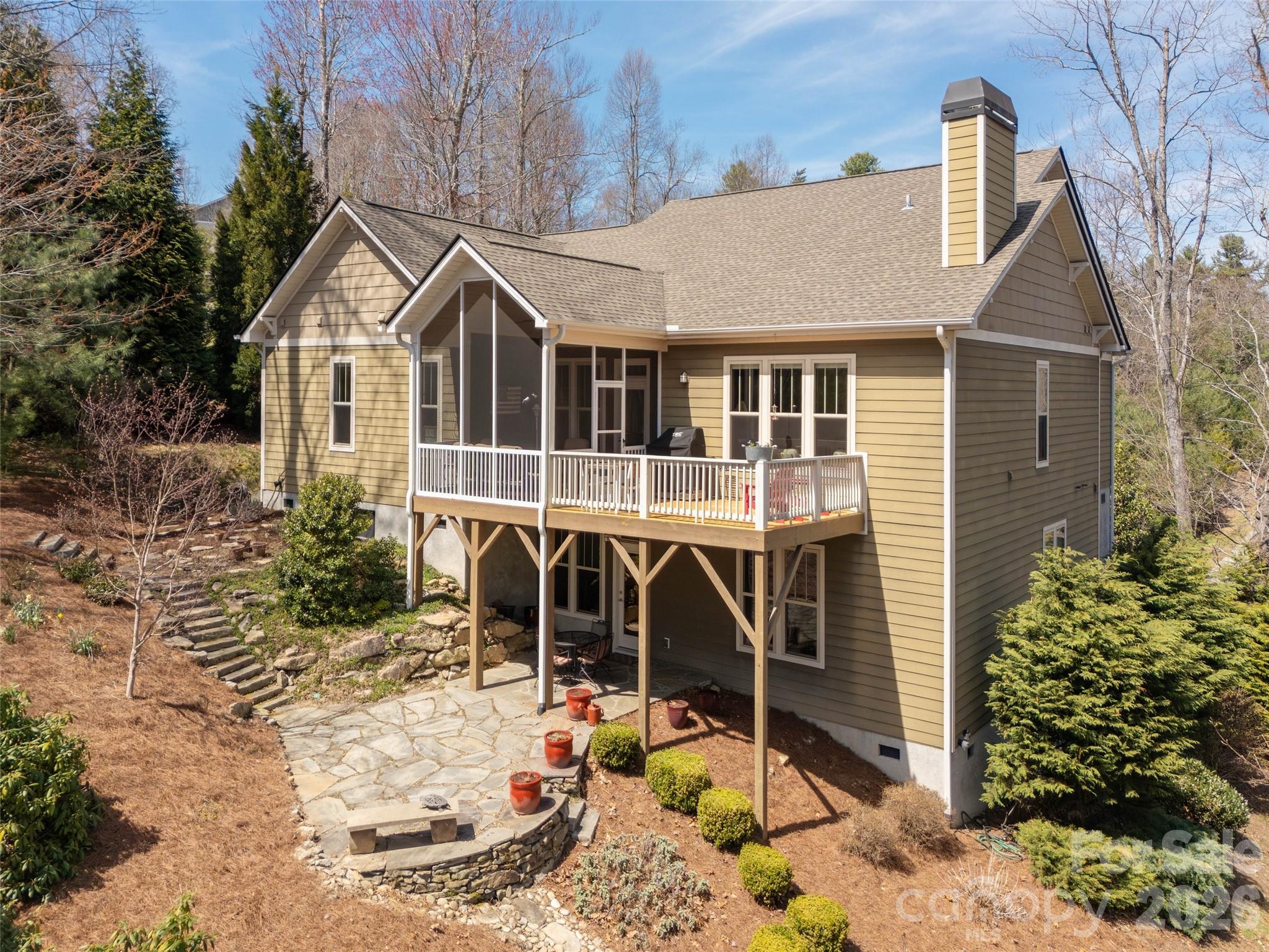 383 Monarch Road — Hendersonville