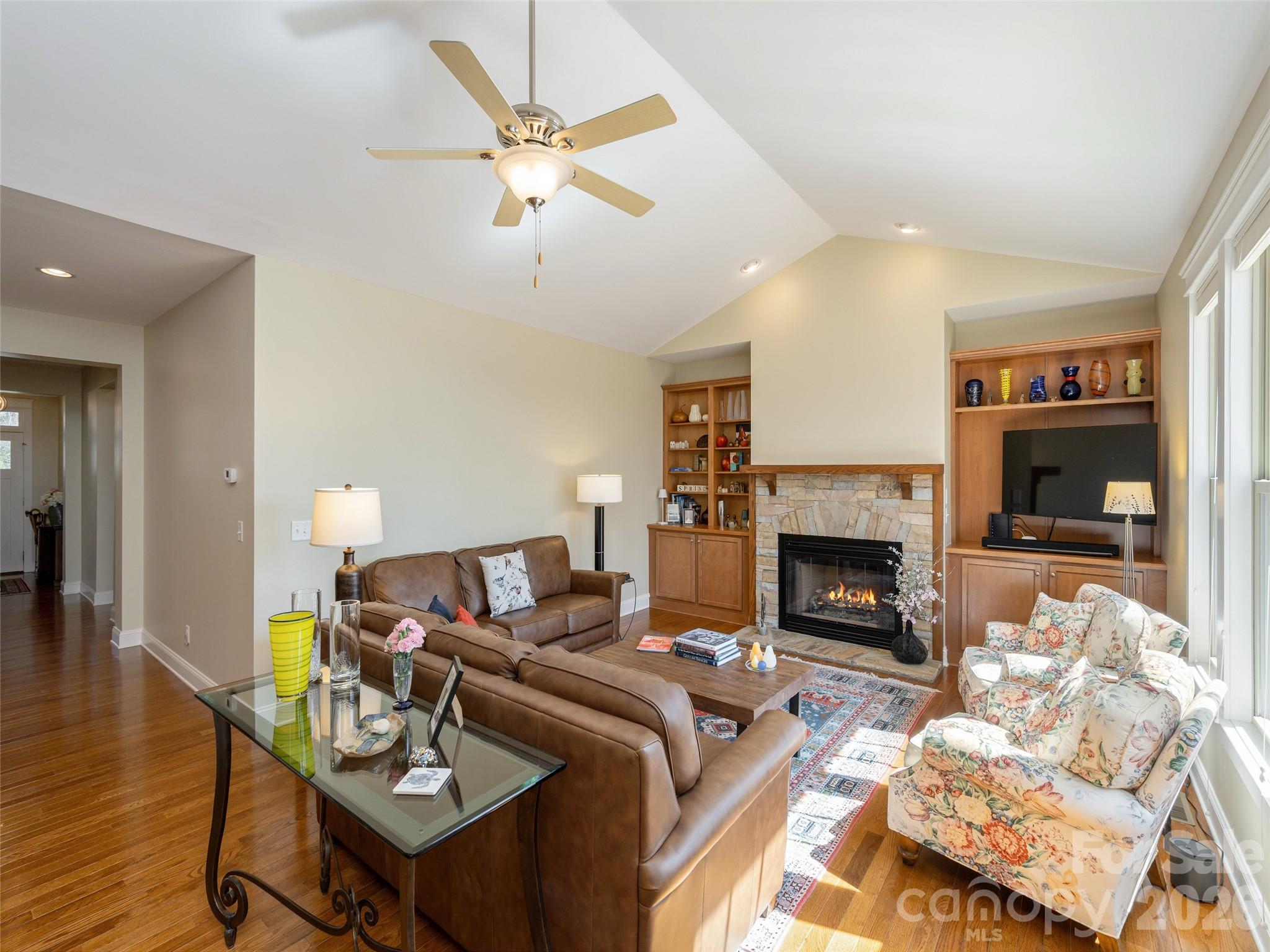 383 Monarch Road — Hendersonville