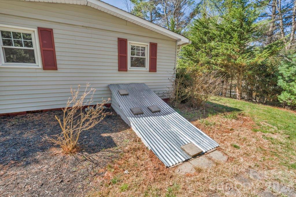 156 Olancha Avenue — Boone