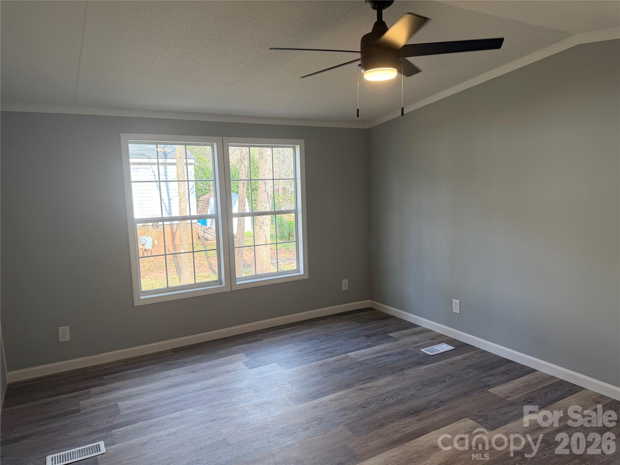 1162 State Line Road — Clover