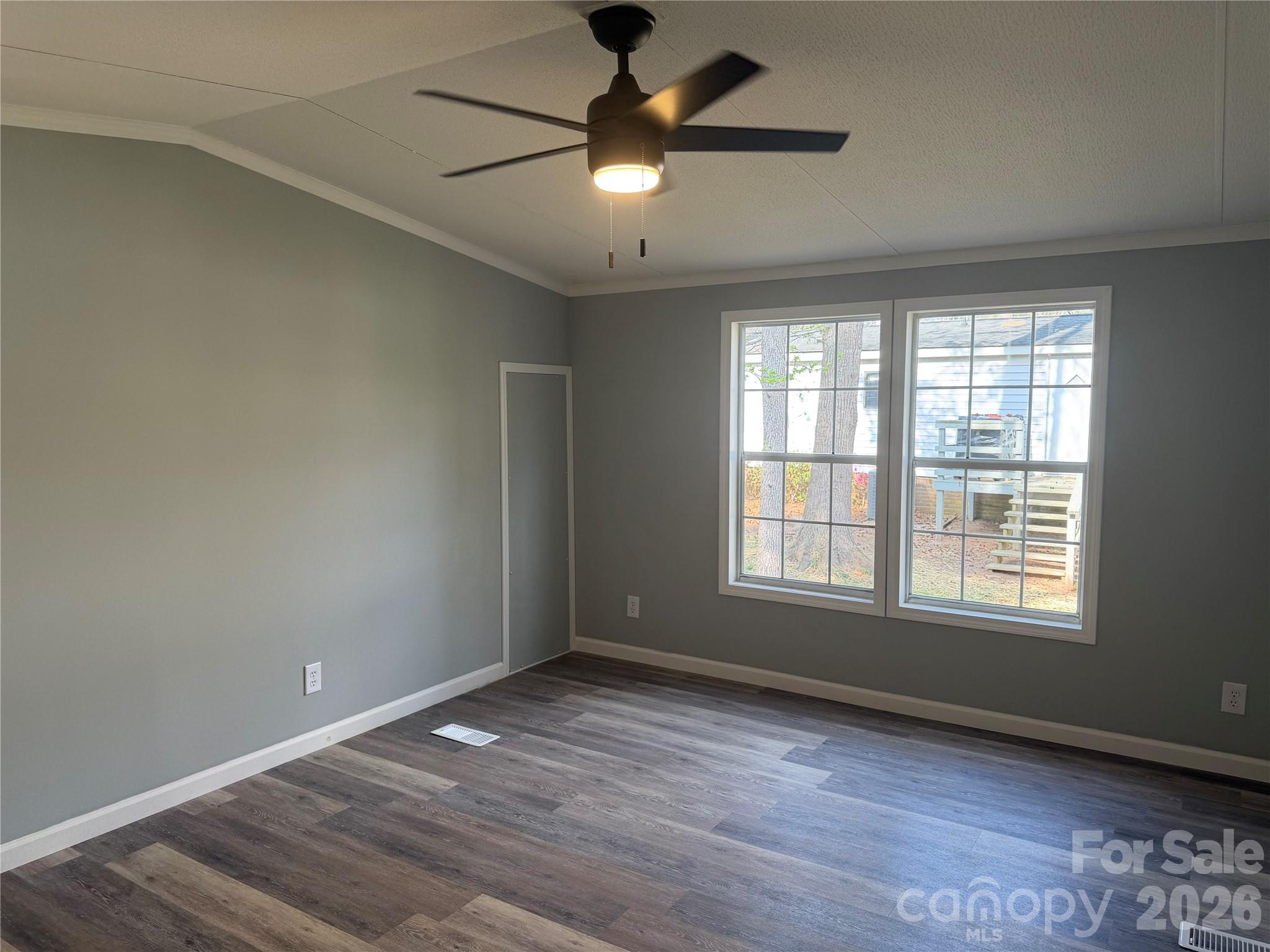 1162 State Line Road — Clover