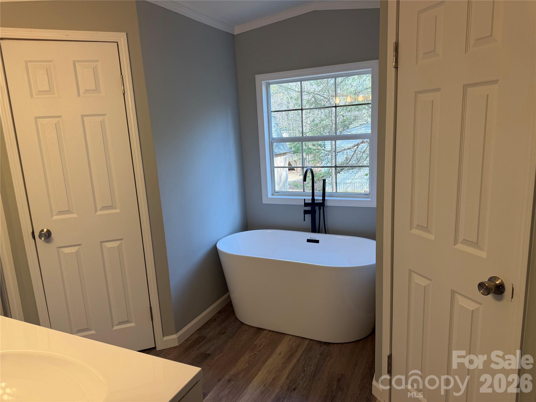 1162 State Line Road — Clover