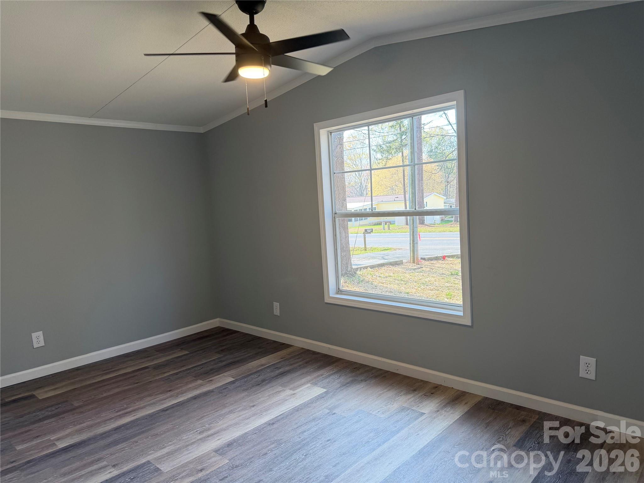 1162 State Line Road — Clover