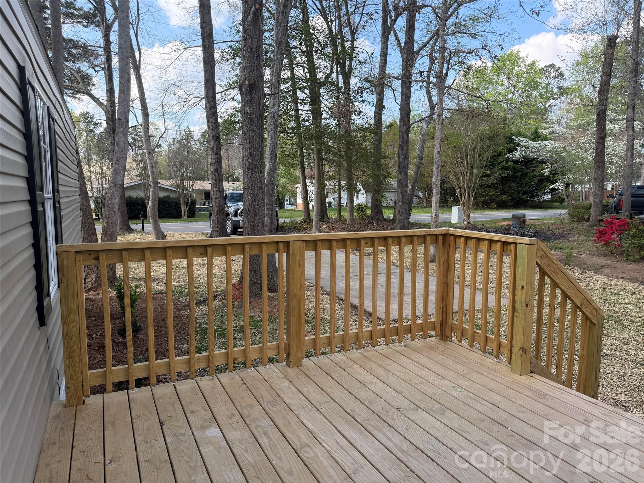 1162 State Line Road — Clover