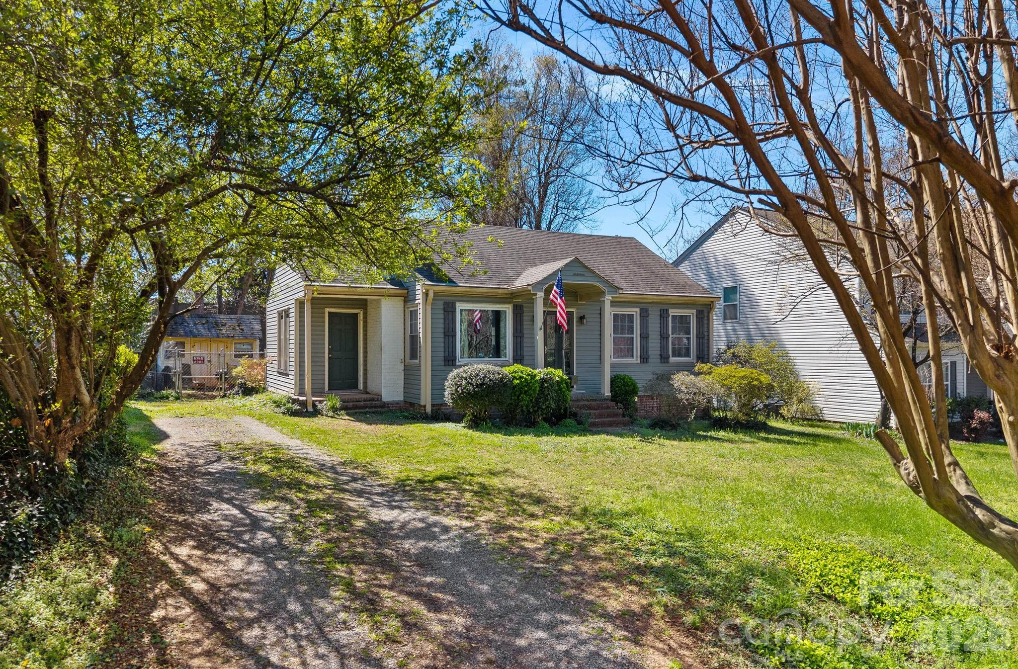 2818 Shenandoah Avenue — Charlotte