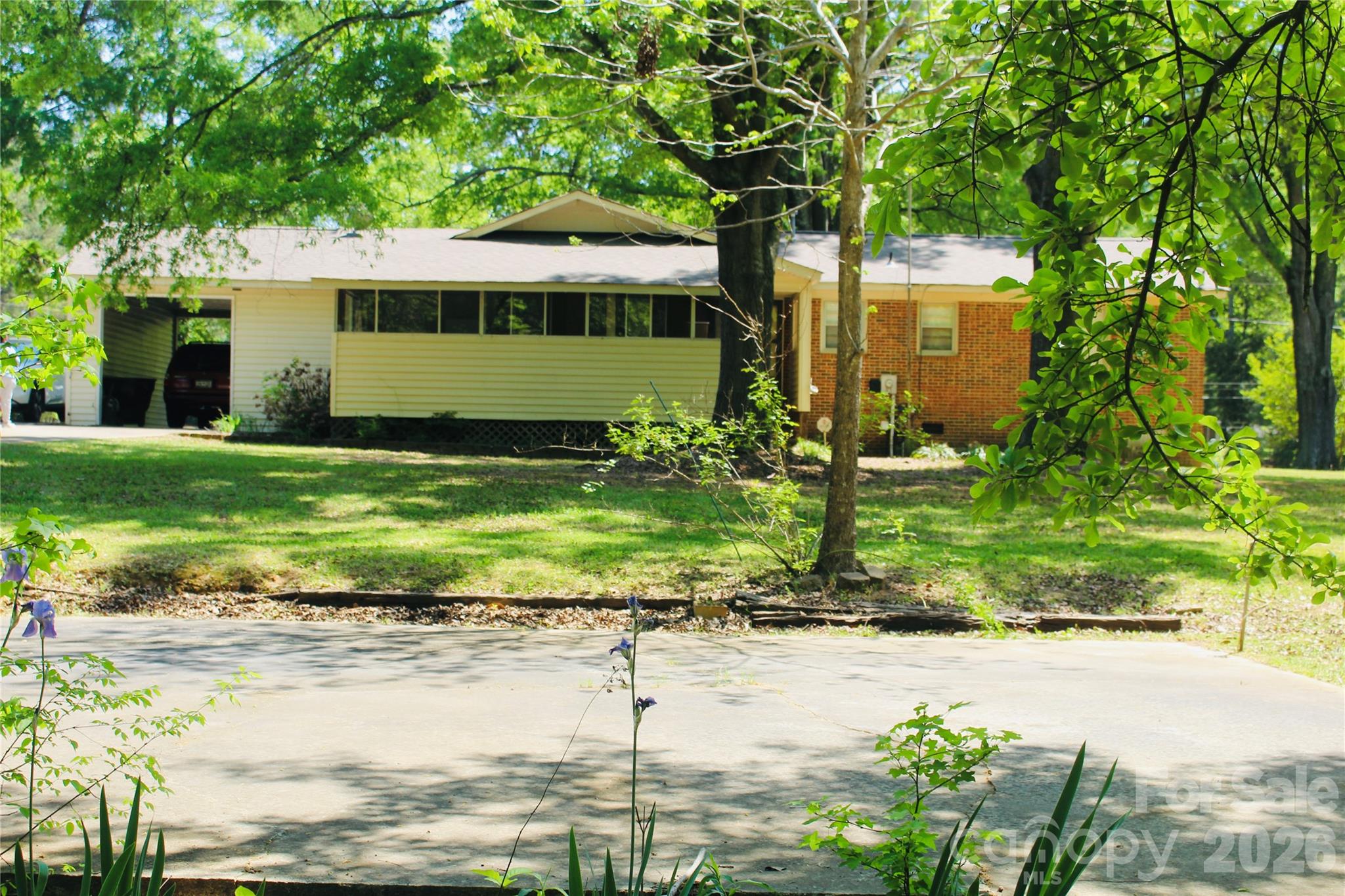 1481 Grace Avenue — Lancaster