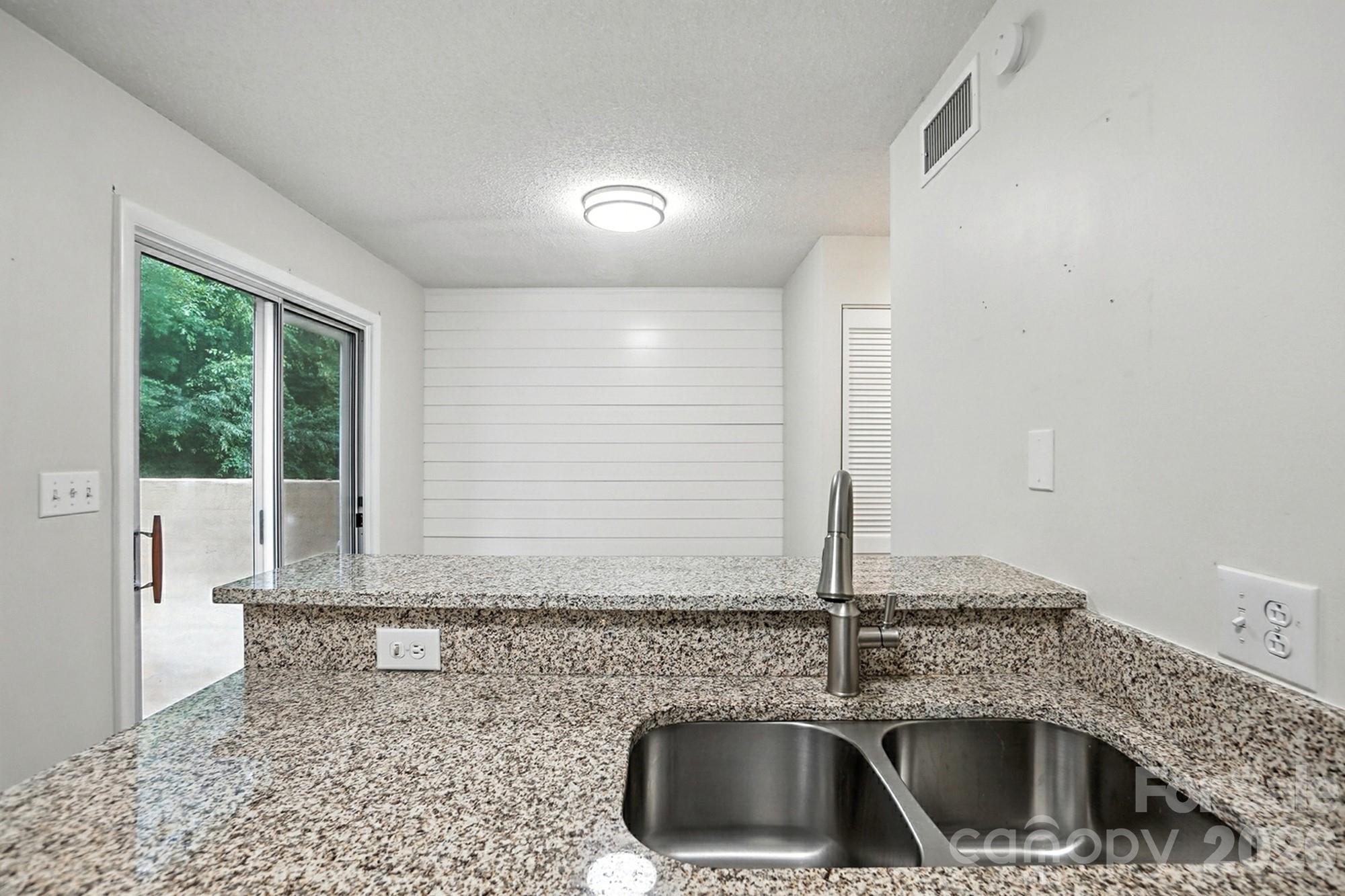 1101 Surry Lane — Gastonia